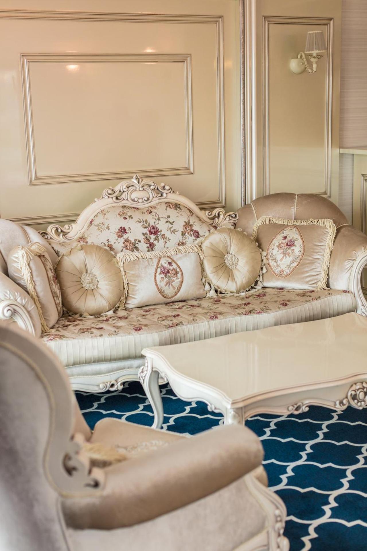 Deluxe Suite with Spa Bath