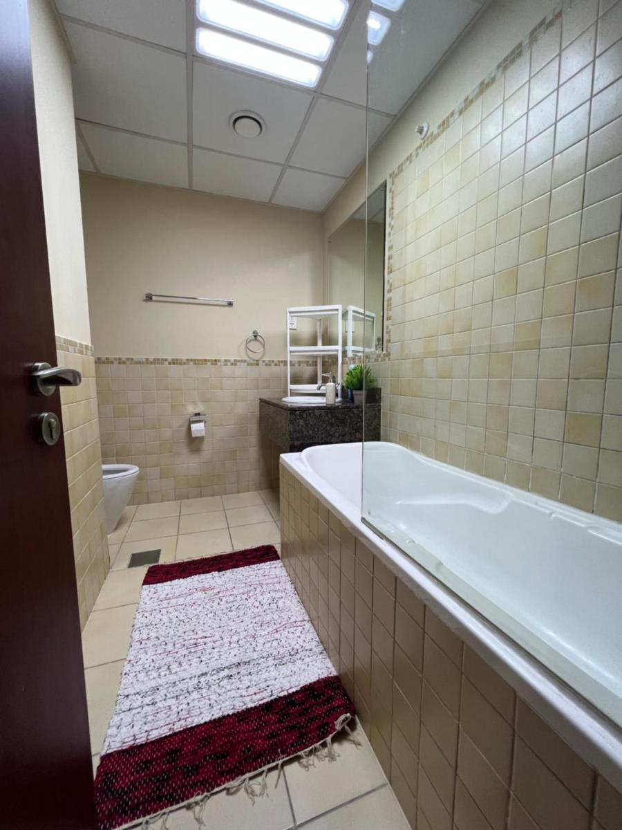 6-Bed Mixed Dormitory Room photo 3