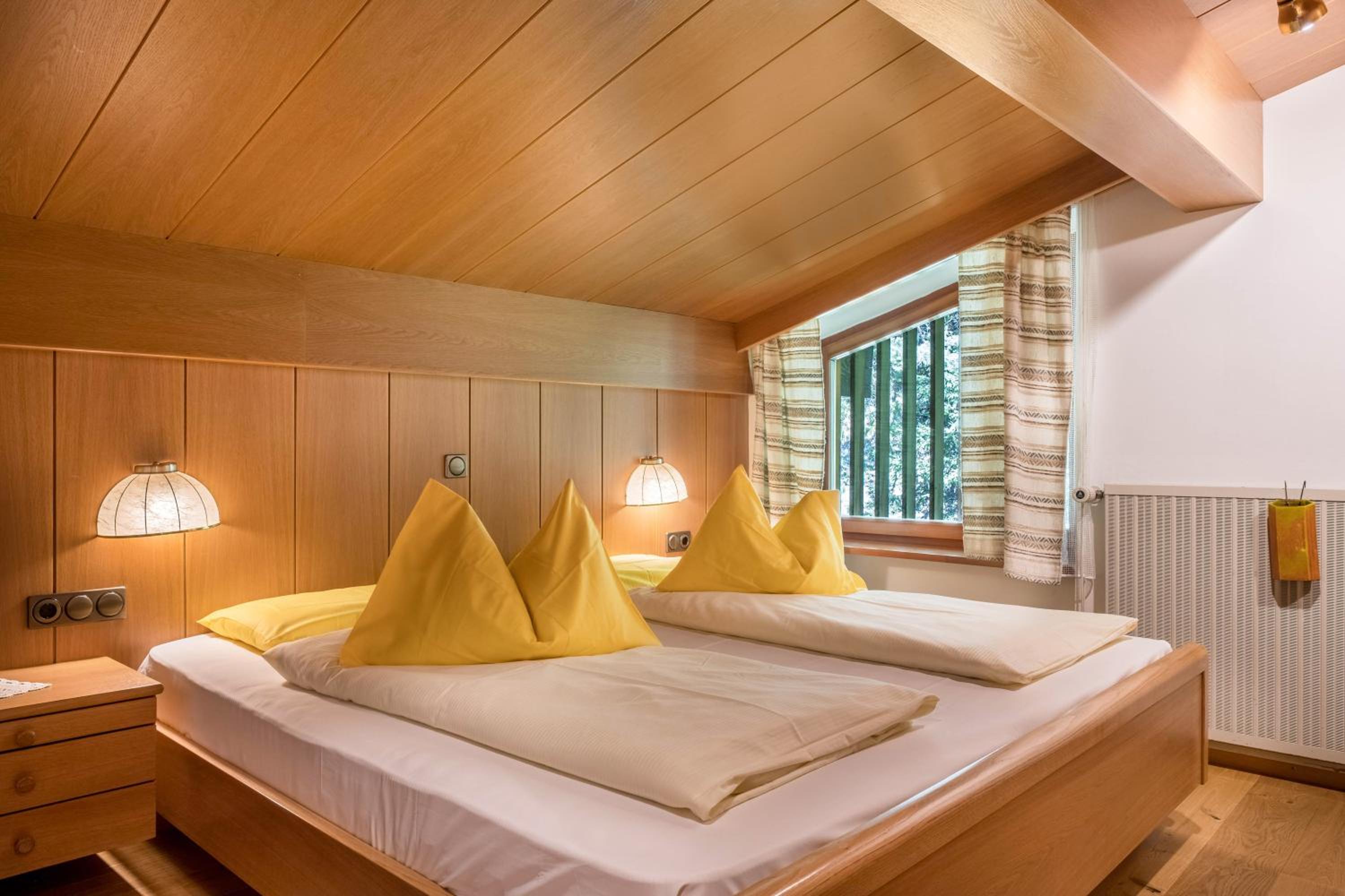 Superior One-Bedroom Apartment with Balcony