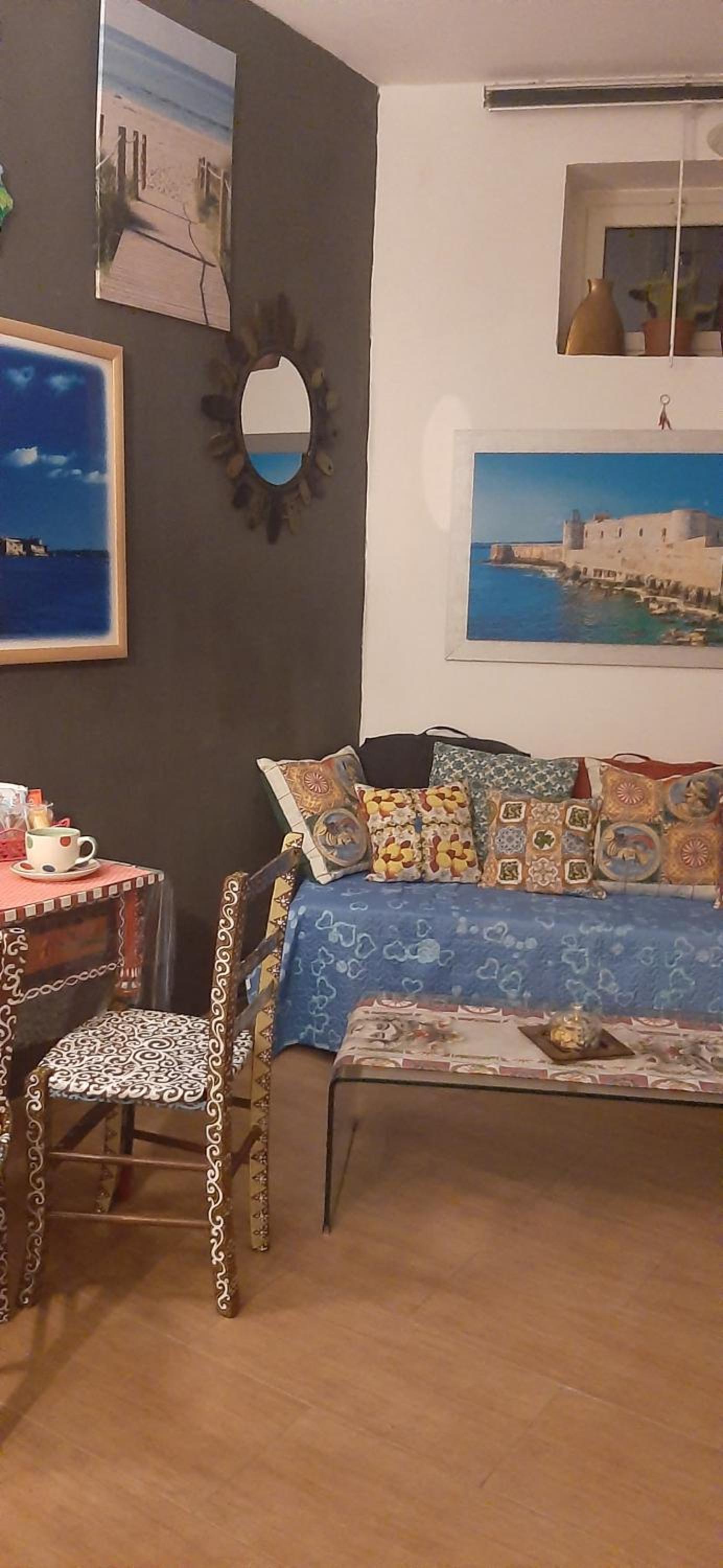 One-Bedroom Apartment - Photo 1