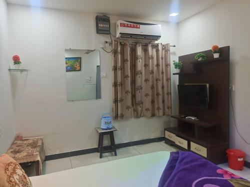 Deluxe Double Room (2 Adults + 1 Child) - Photo 3