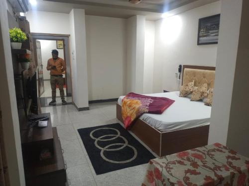 Deluxe Double Room (2 Adults + 1 Child) - Photo 4