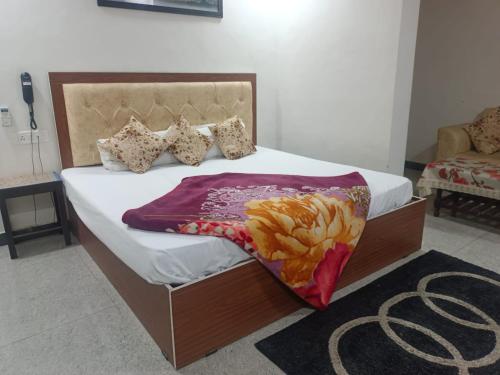 Deluxe Double Room (2 Adults + 1 Child) - Photo 15