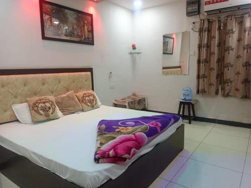 Deluxe Double Room (2 Adults + 1 Child) - Photo 20