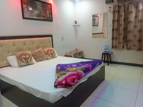 Deluxe Double Room (2 Adults + 1 Child) - Photo 12