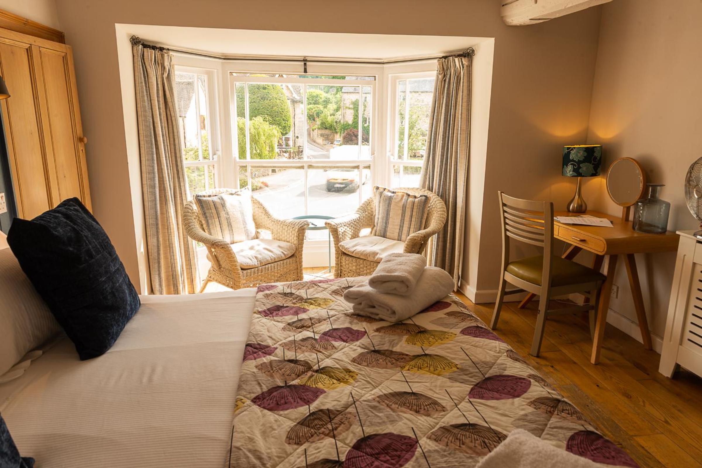 Double or Twin Room with Private Bathroom - Photo 1