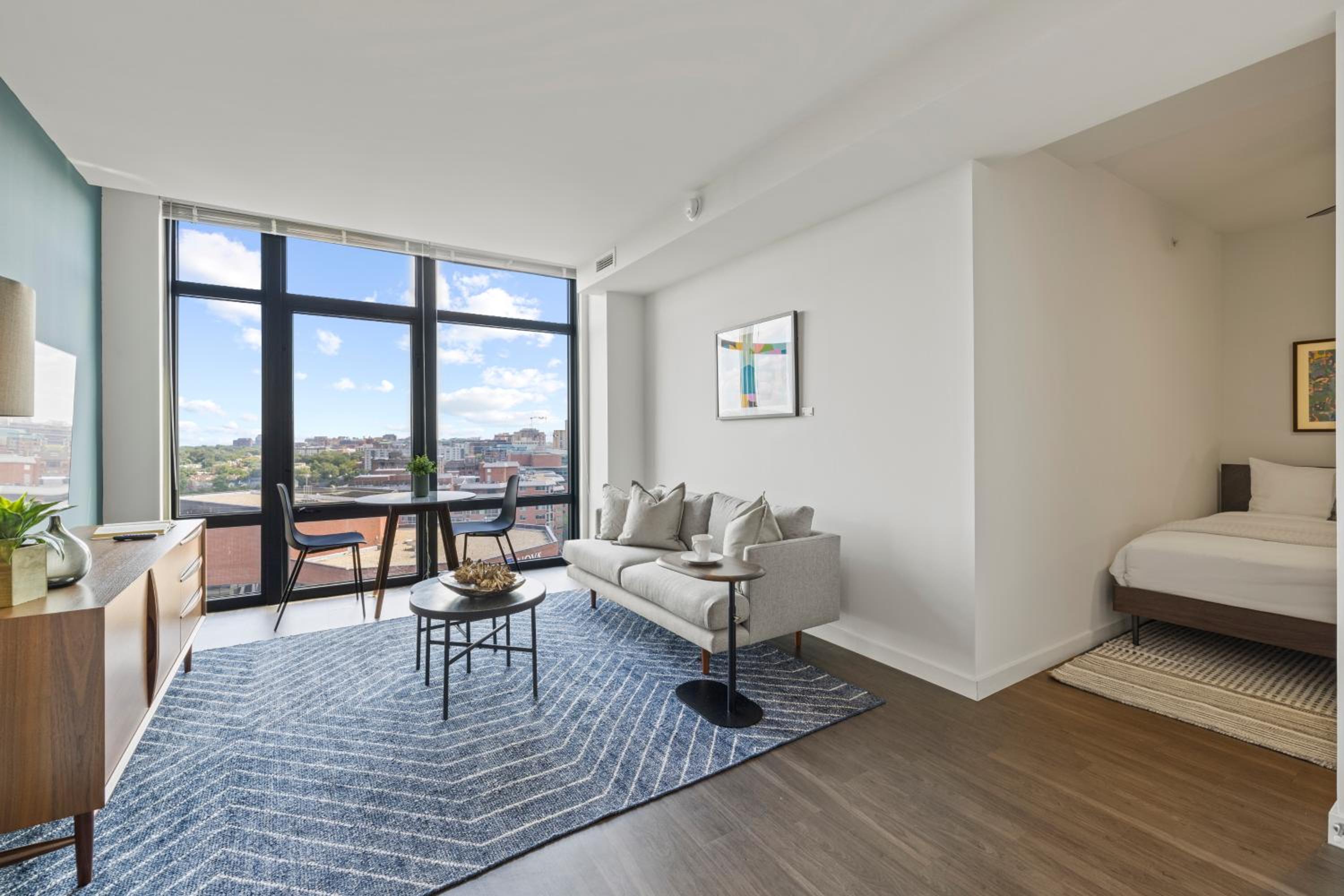 One-Bedroom Apartment - Photo 2