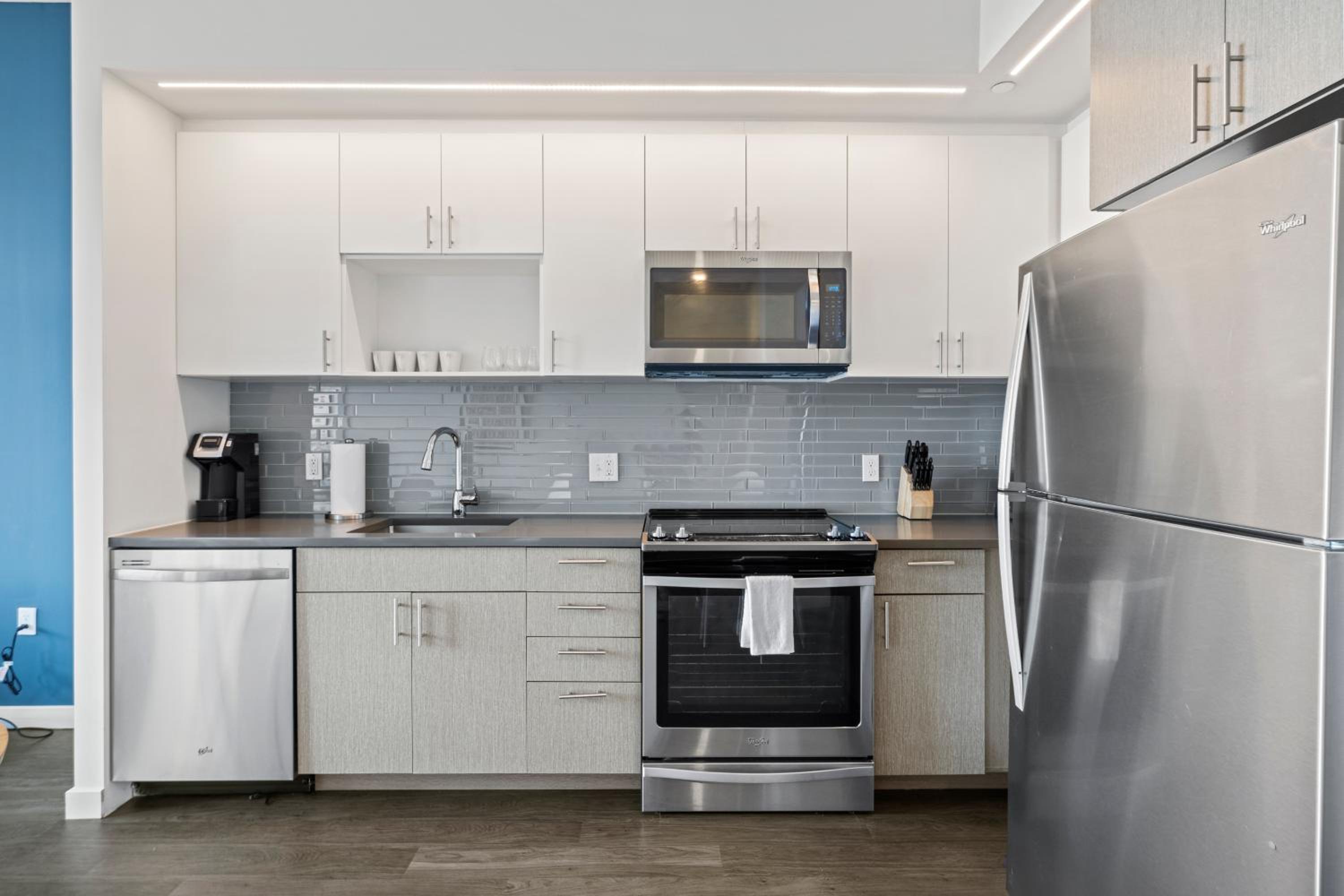 Premium One Bedroom Apartment - Photo 9