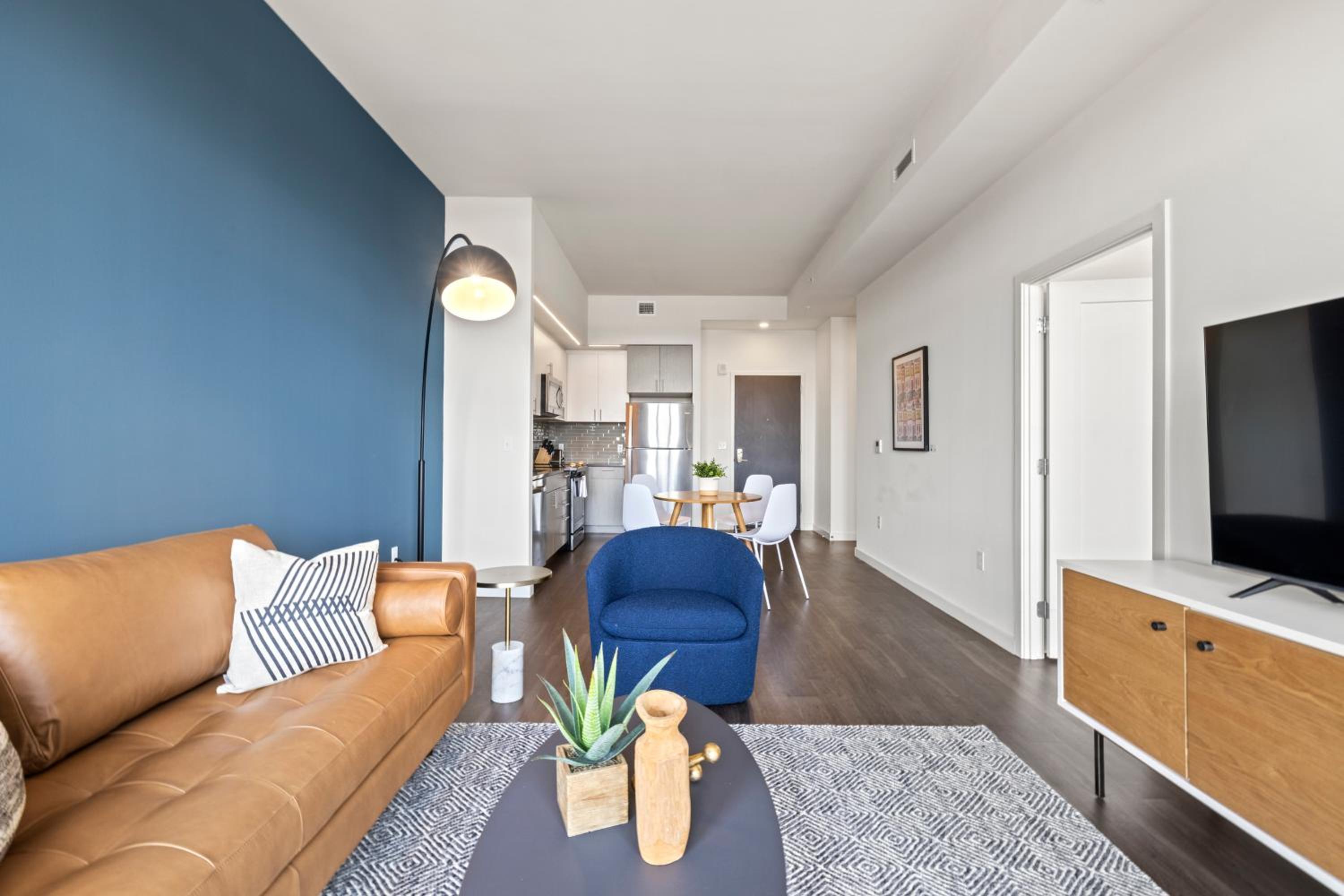 Premium One Bedroom Apartment - Photo 2