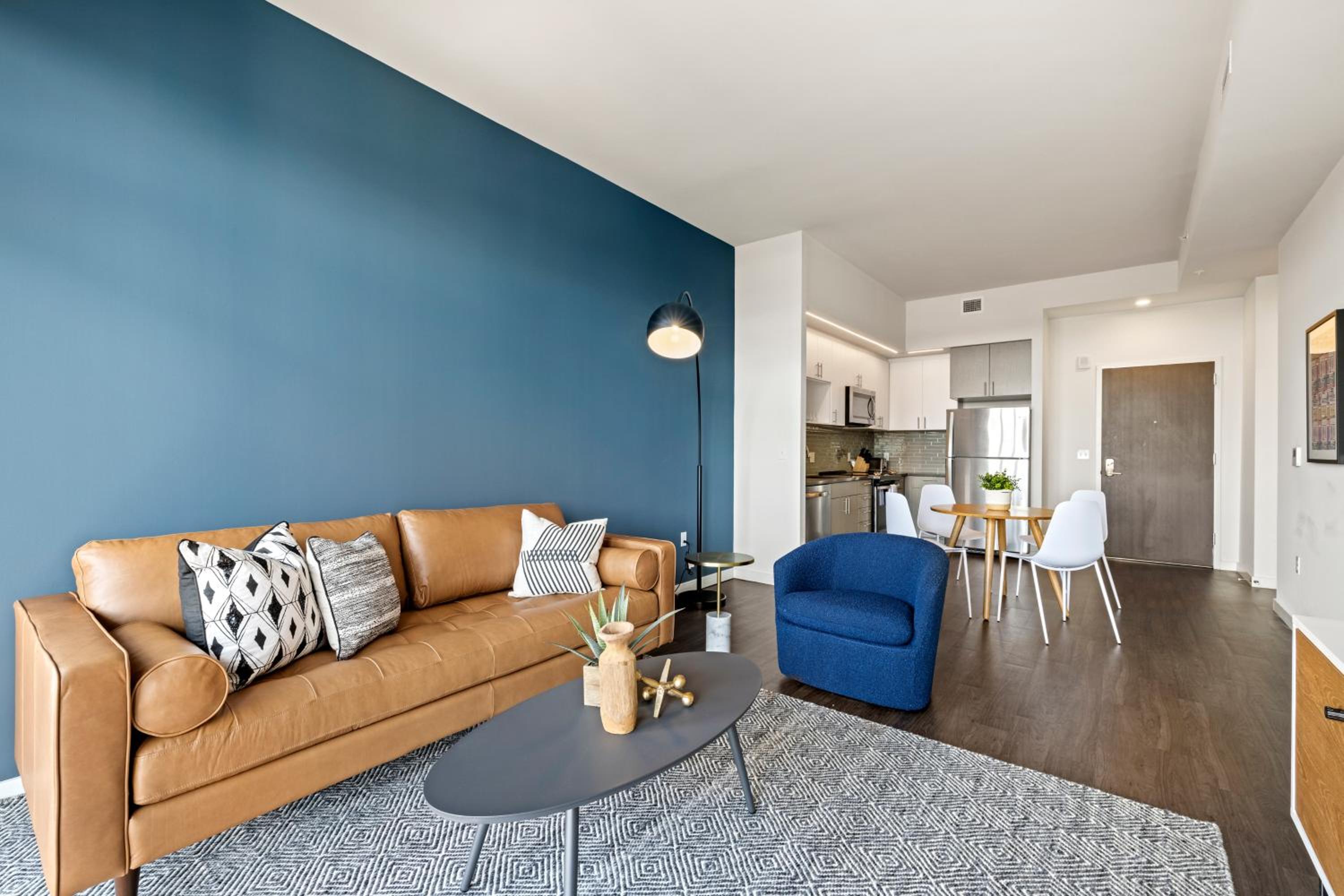 Premium One Bedroom Apartment with Balcony  - Photo 2
