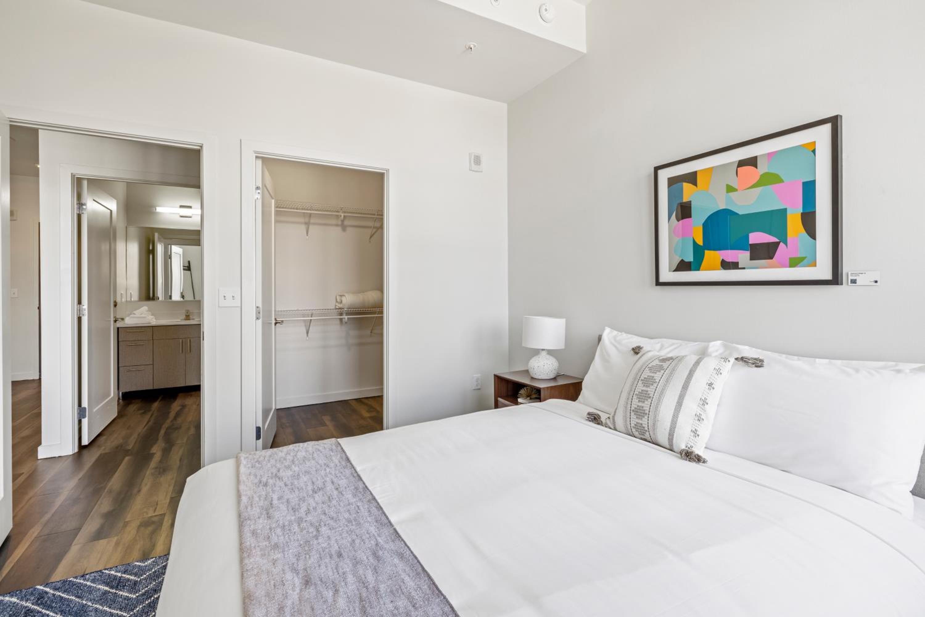 Two-Bedroom Apartment - Photo 9