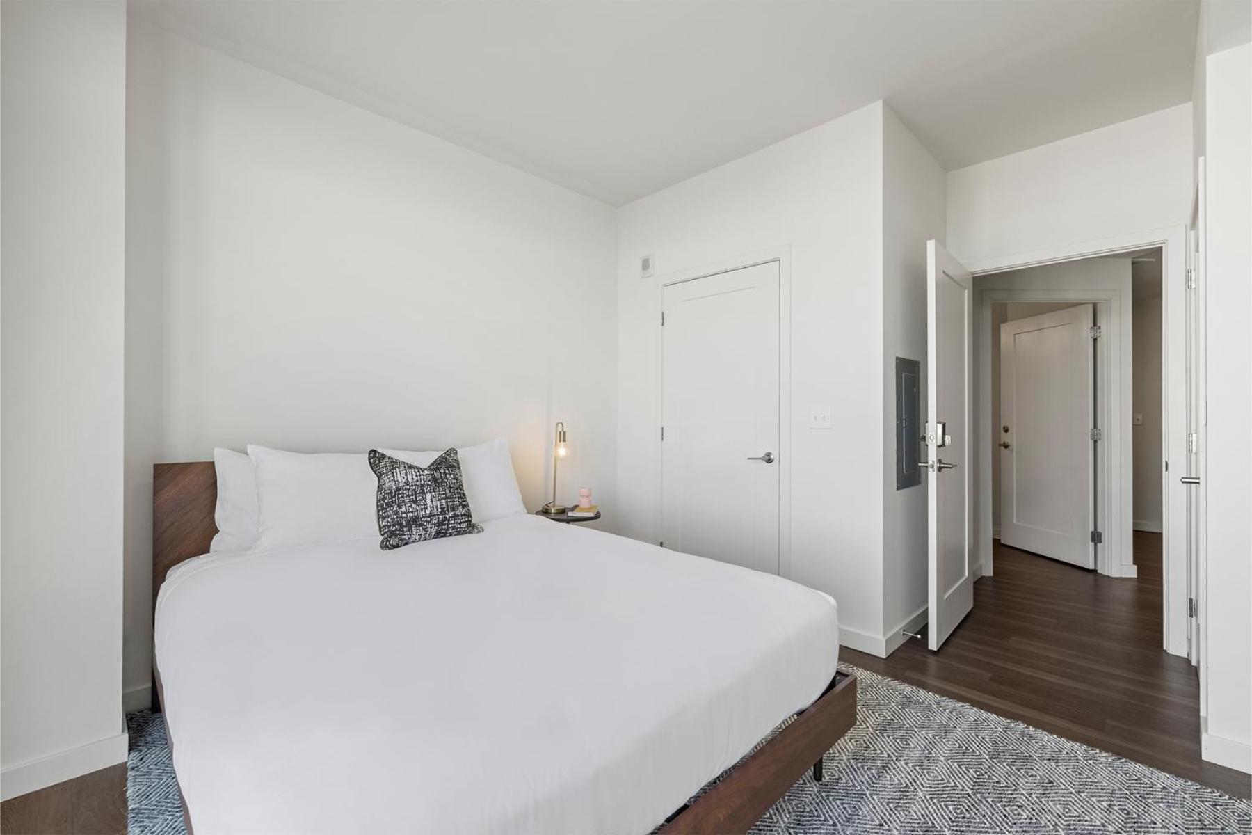 Premium Two Bedroom Apartment with Balcony - Photo 11
