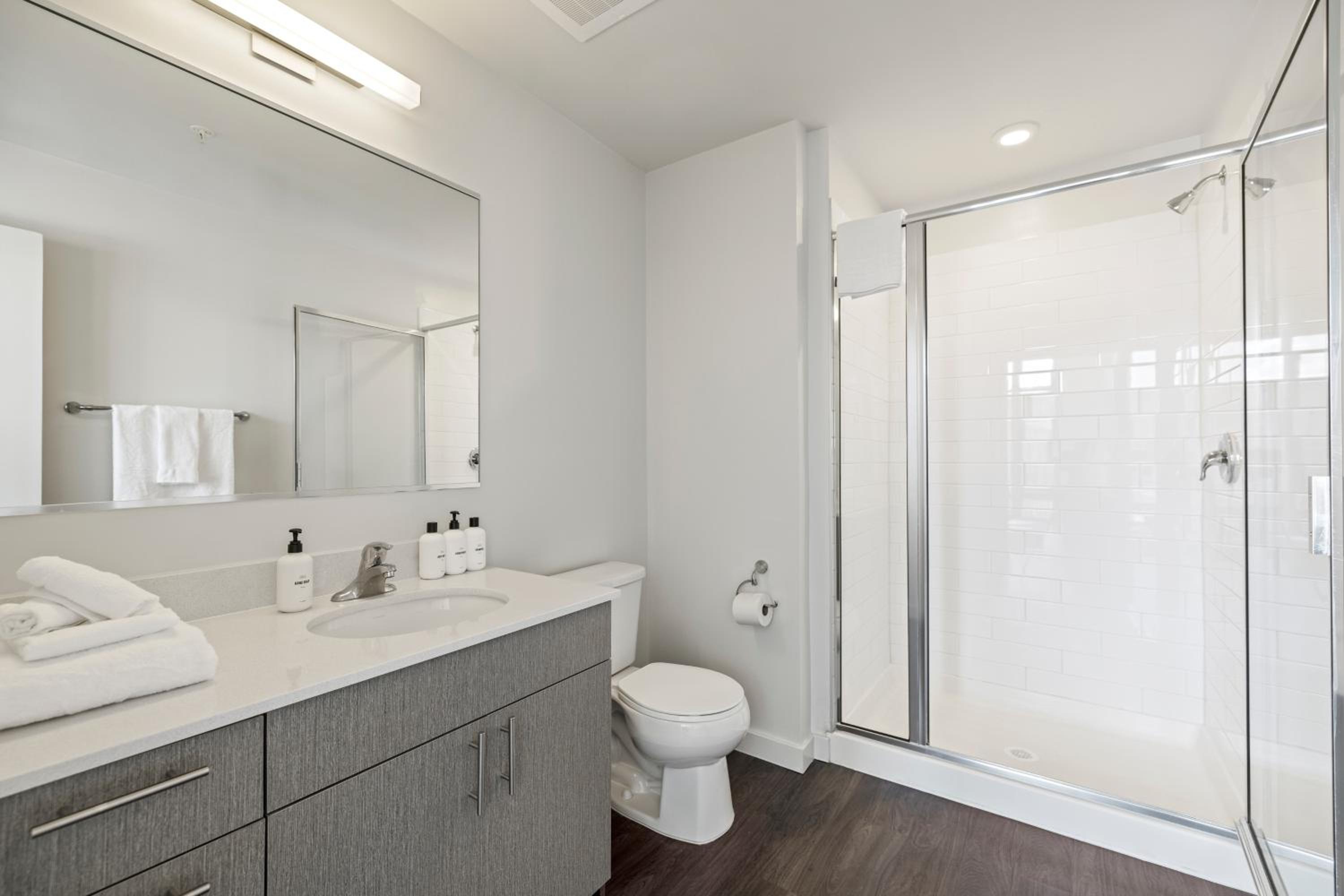 Premium Two Bedroom Apartment with Balcony - Photo 7