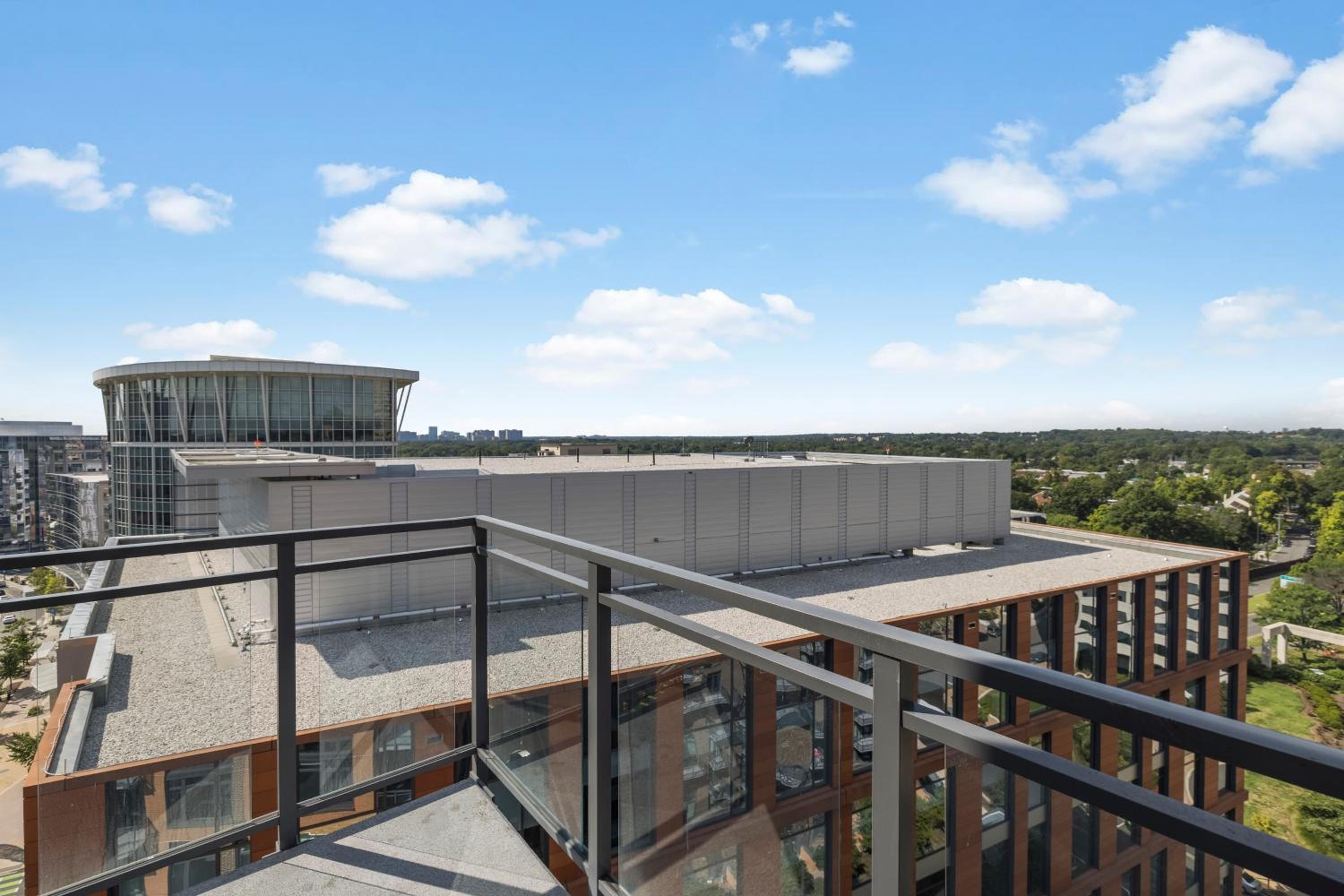 Premium Two Bedroom Apartment with Balcony - Photo 9