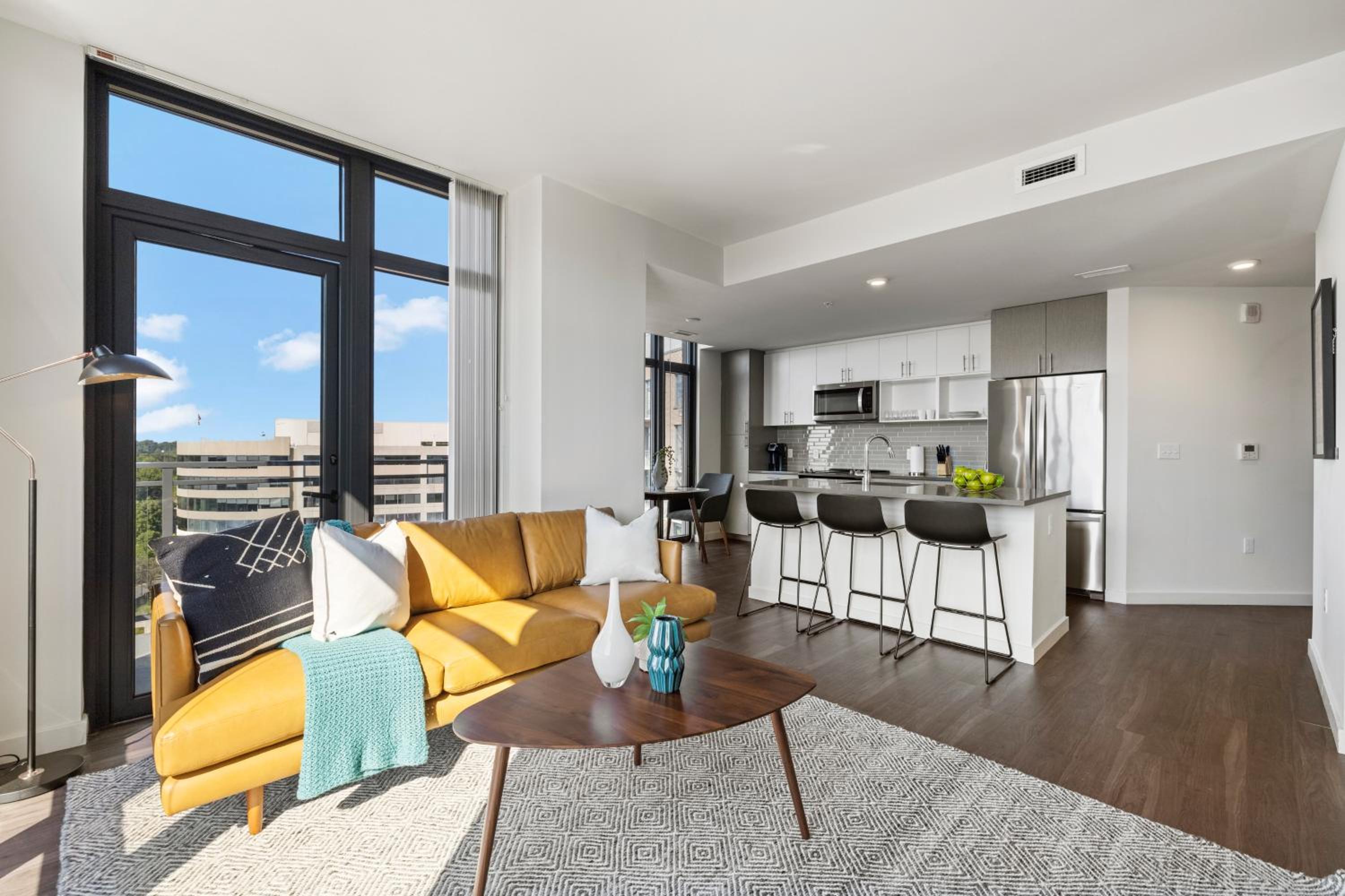 Premium Two Bedroom Apartment with Balcony - Photo 4