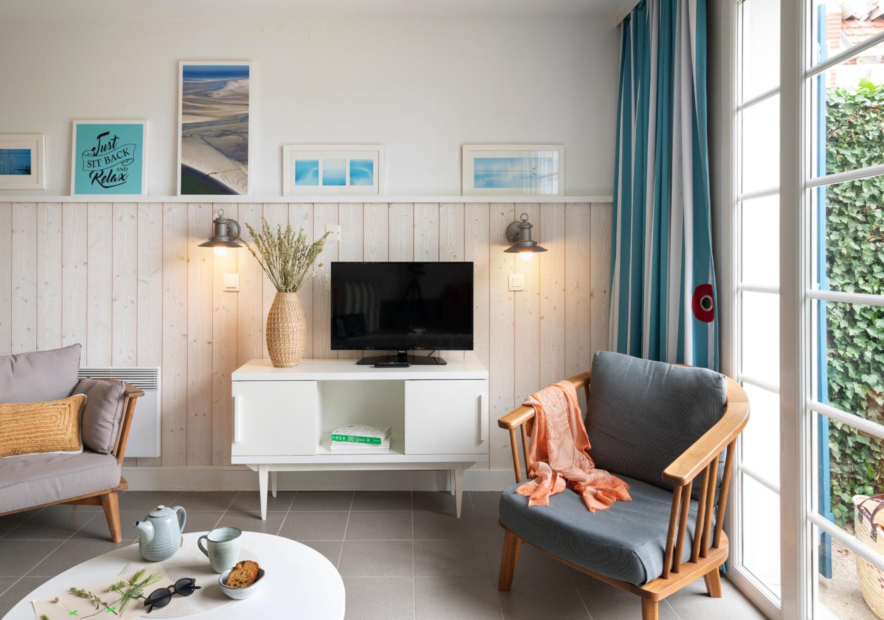 Two-Bedroom Duplex House (6 People)