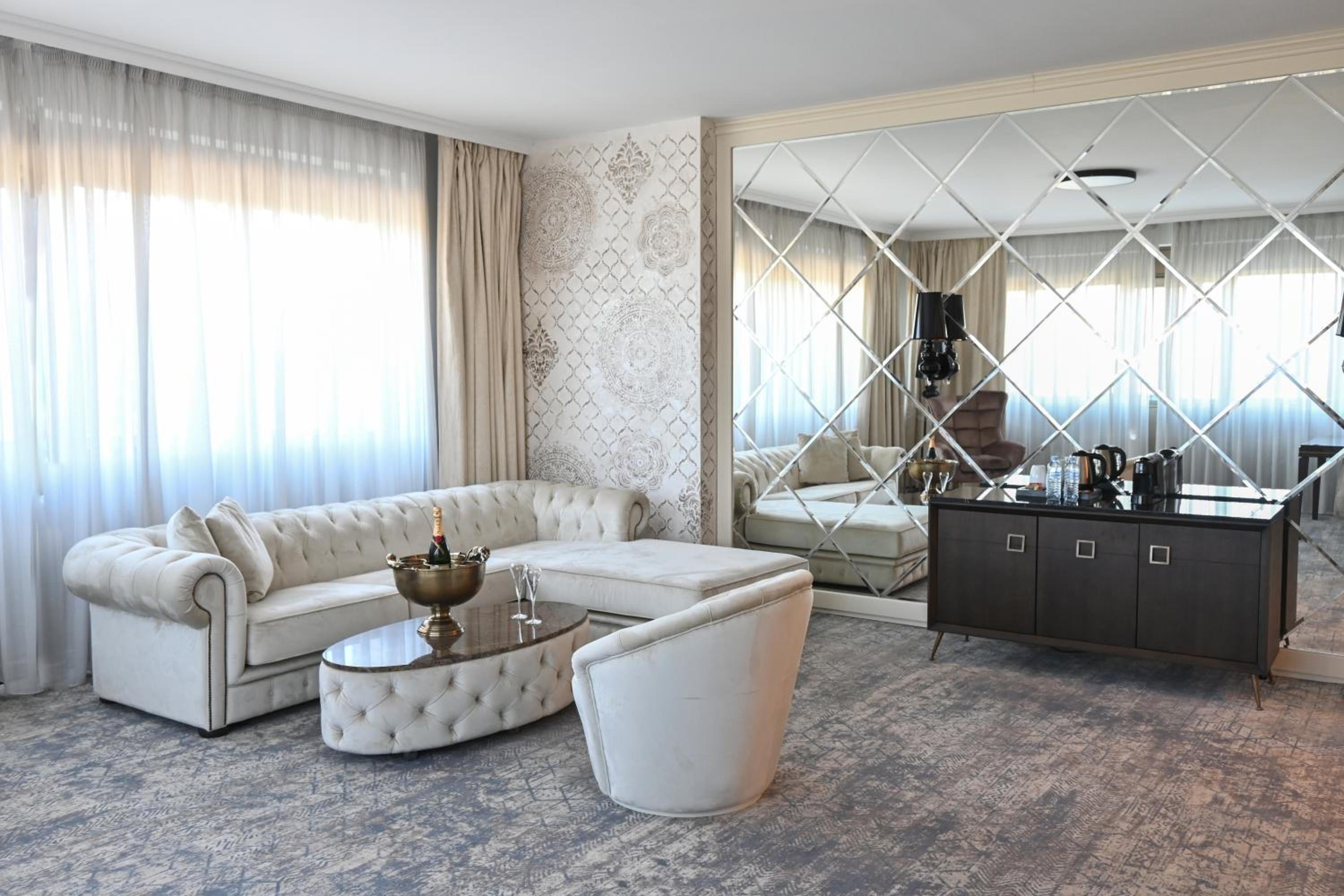 Executive Triple Room with Balcony photo 3