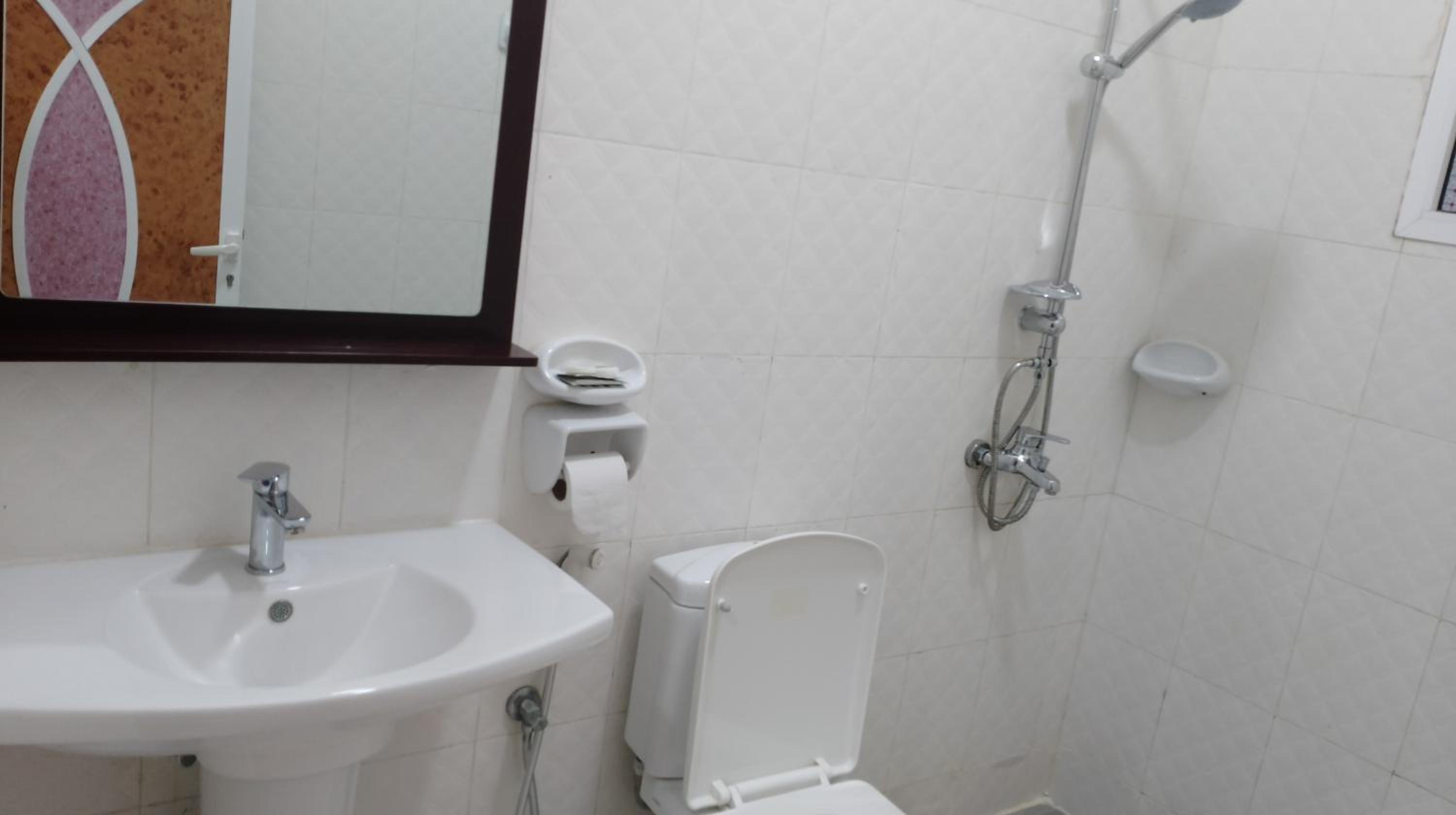 Deluxe Double Room (2 Adults + 1 Child)