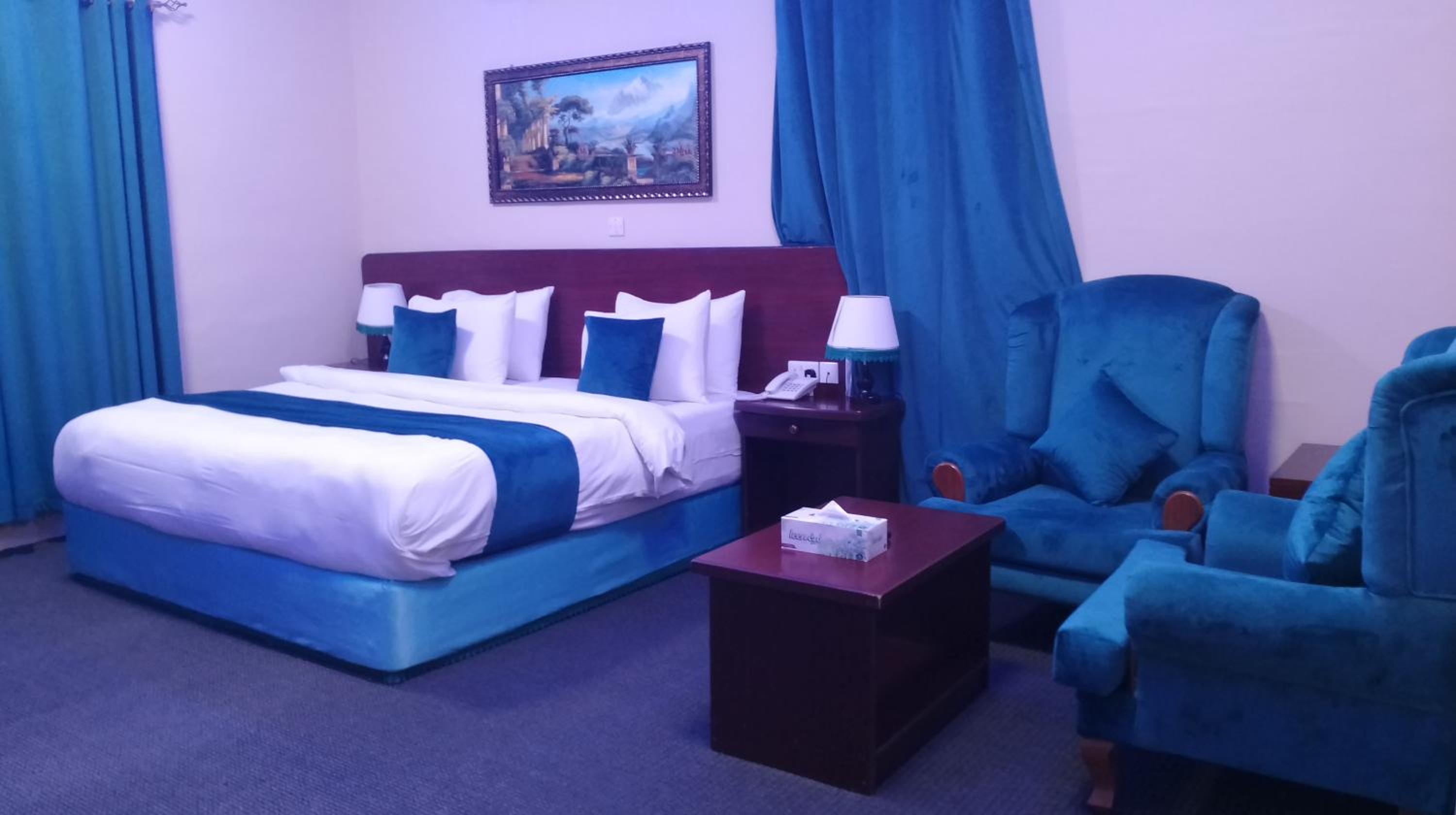 Deluxe Double Room (2 Adults + 1 Child) photo 2