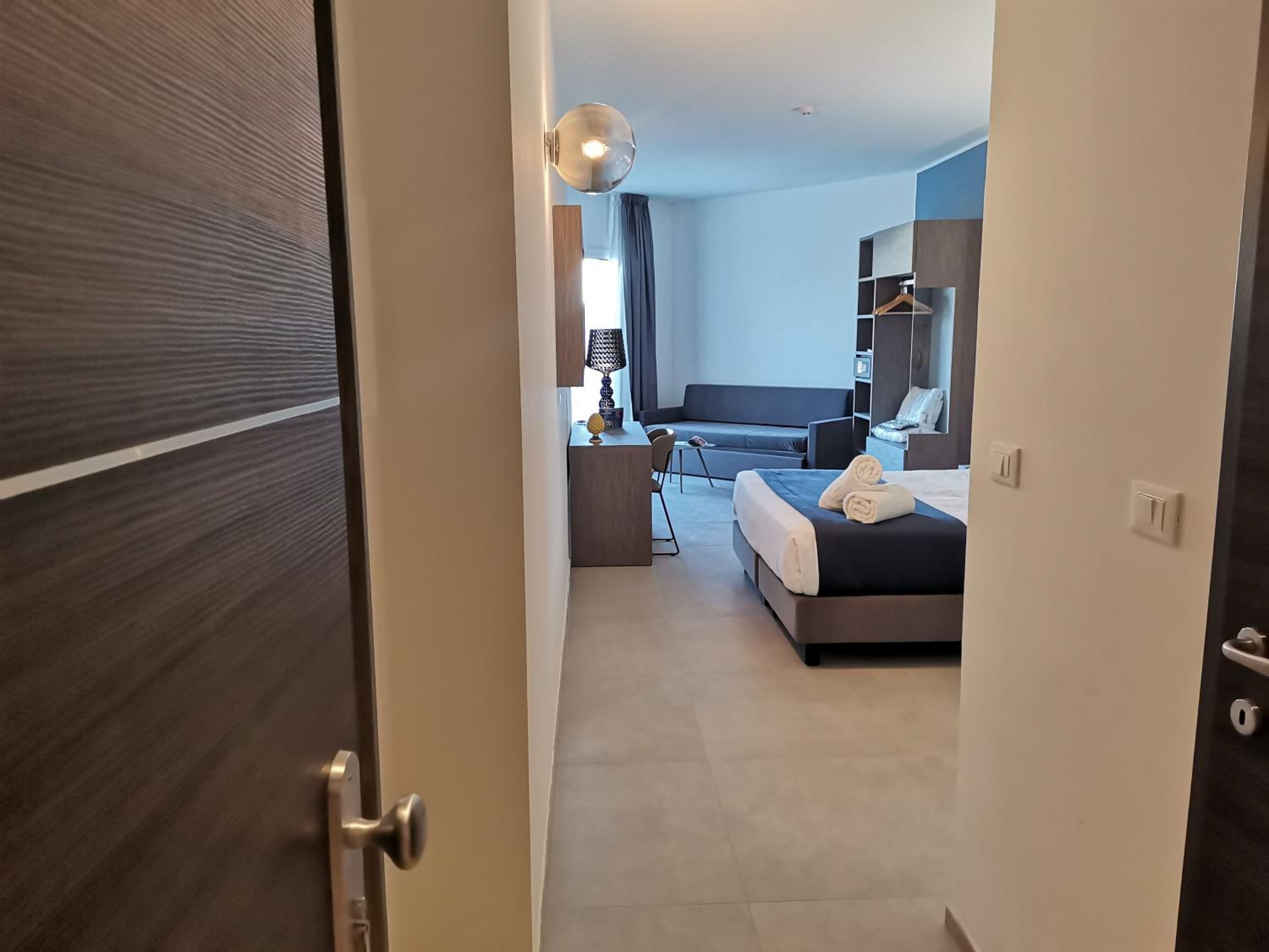Triple Room with Garden View - Photo 4