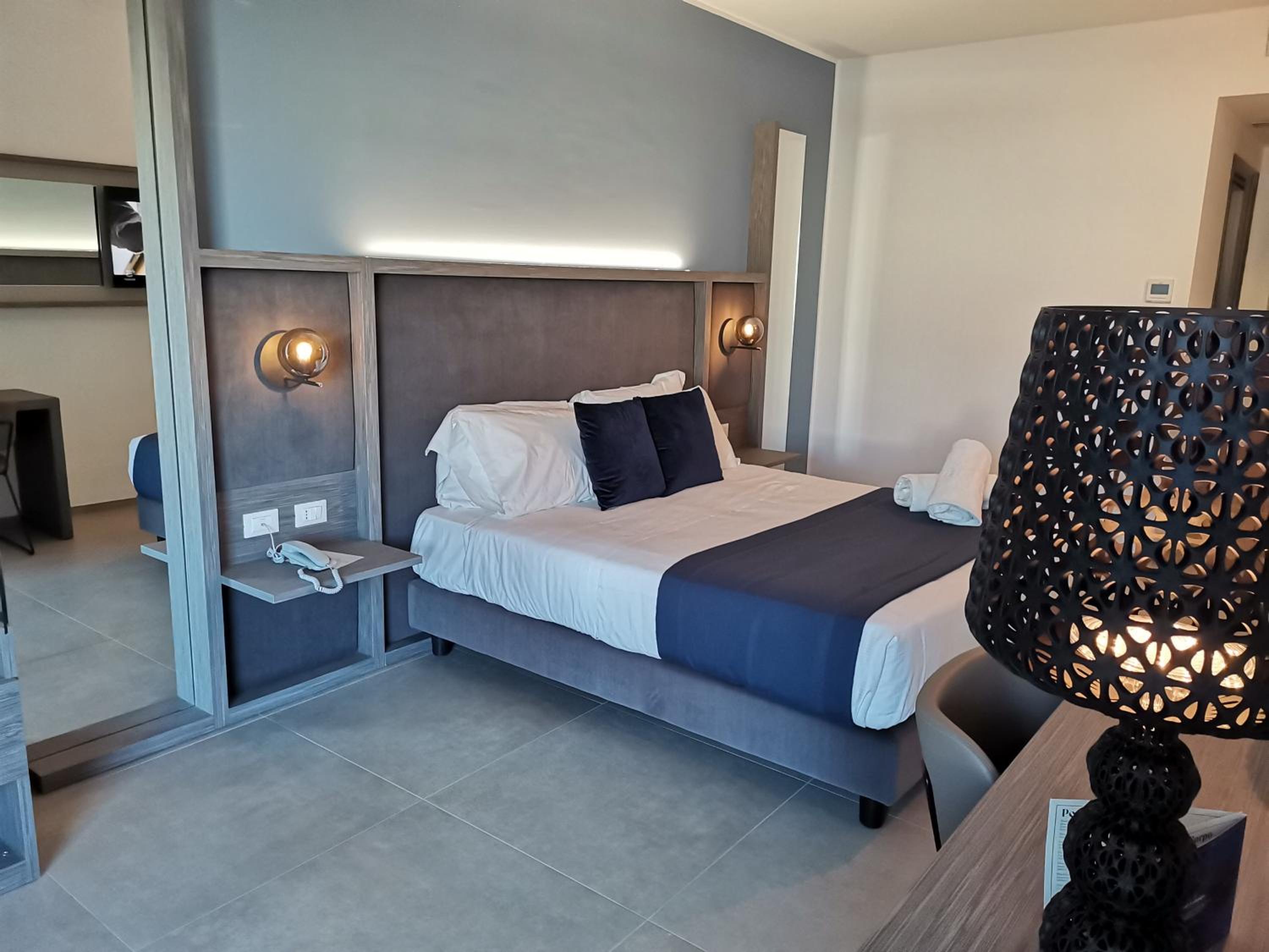 Triple Room with Garden View - Photo 5