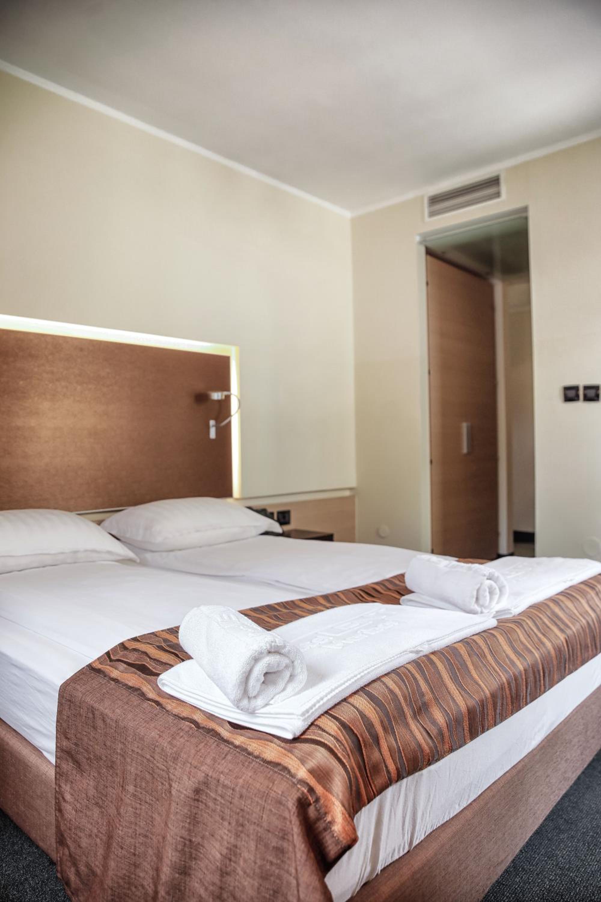 Double Room - Photo 1