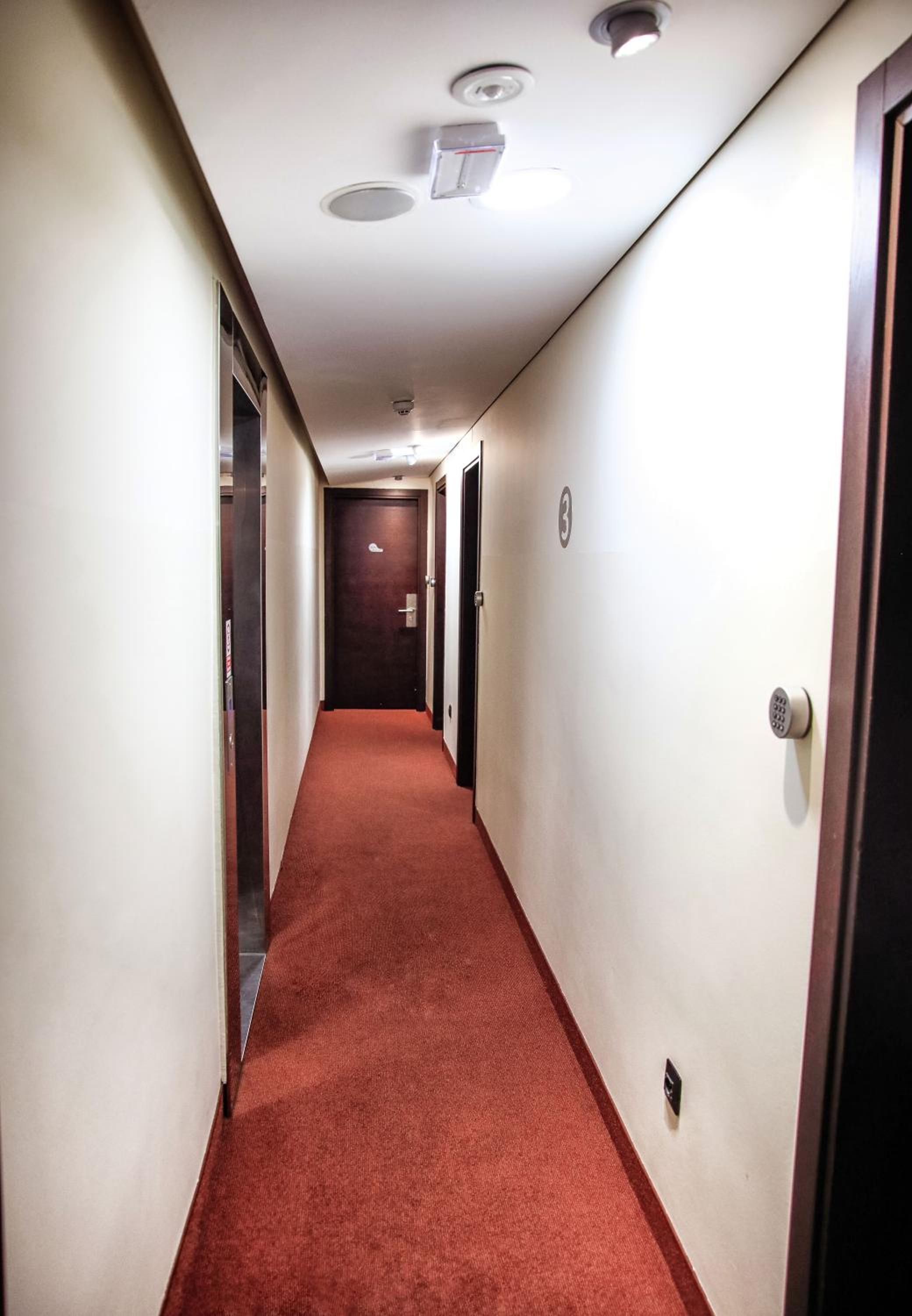 Double Room - Photo 6