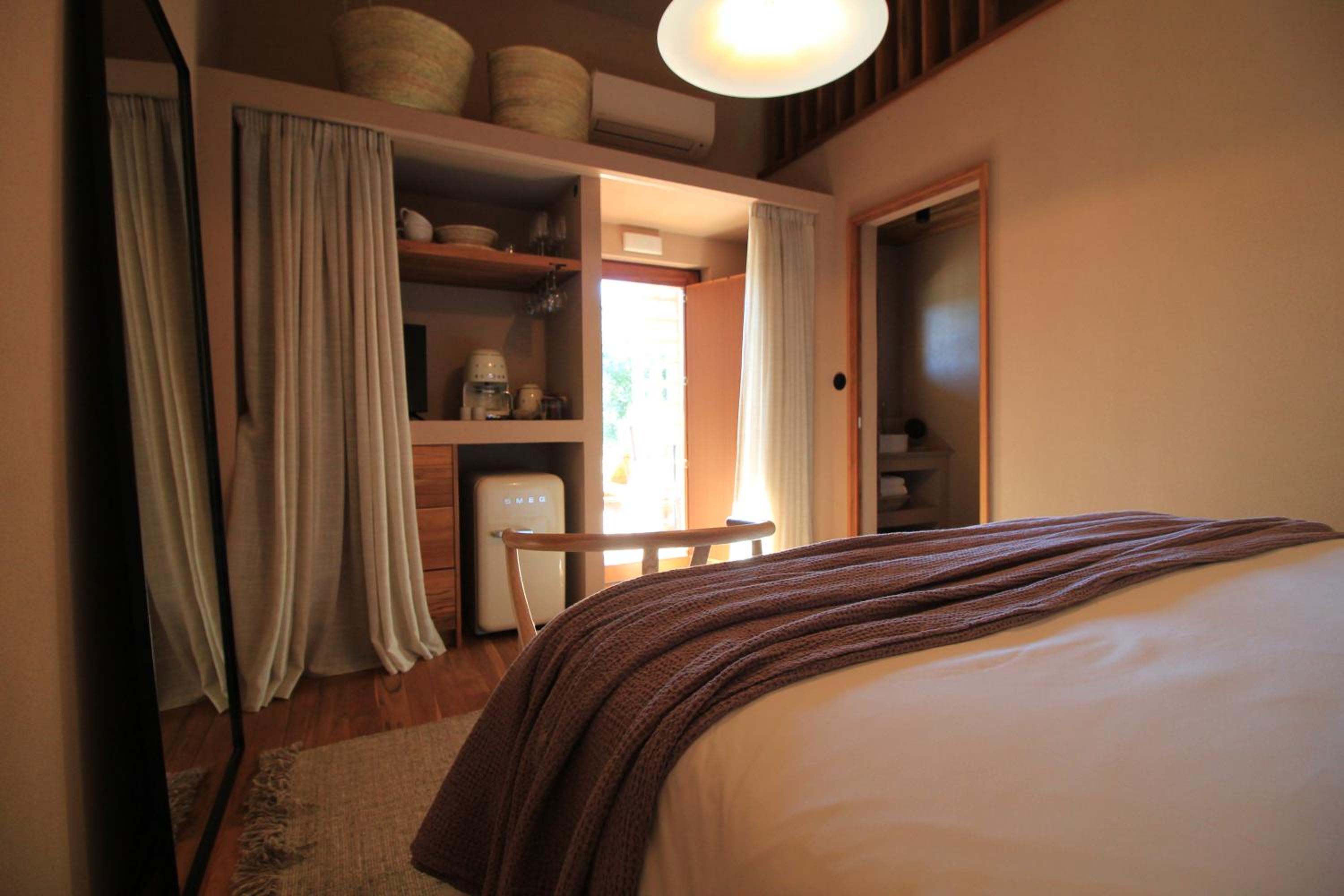 Superior Suite - Photo 13