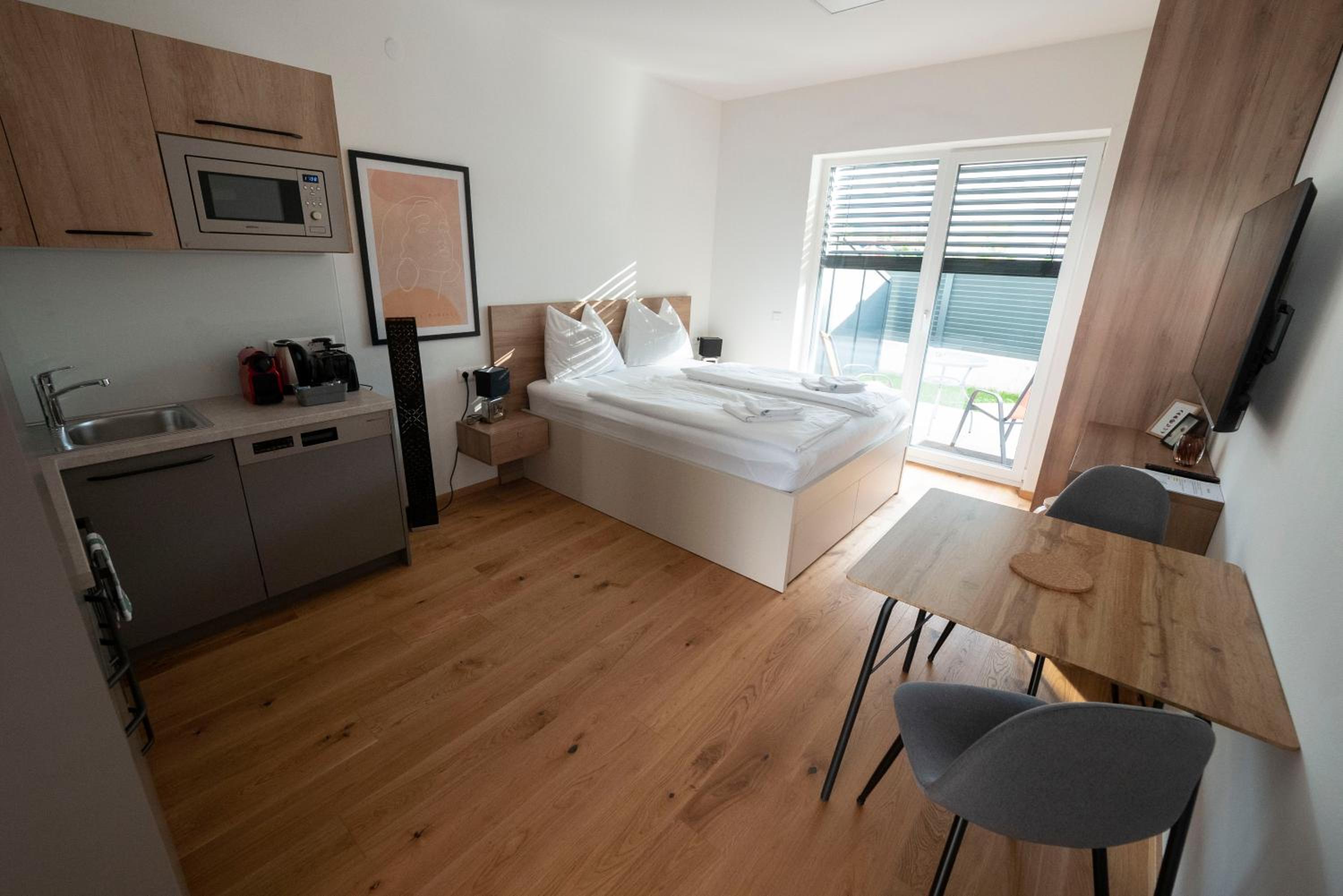 Business Apartment with Garden/Terrace