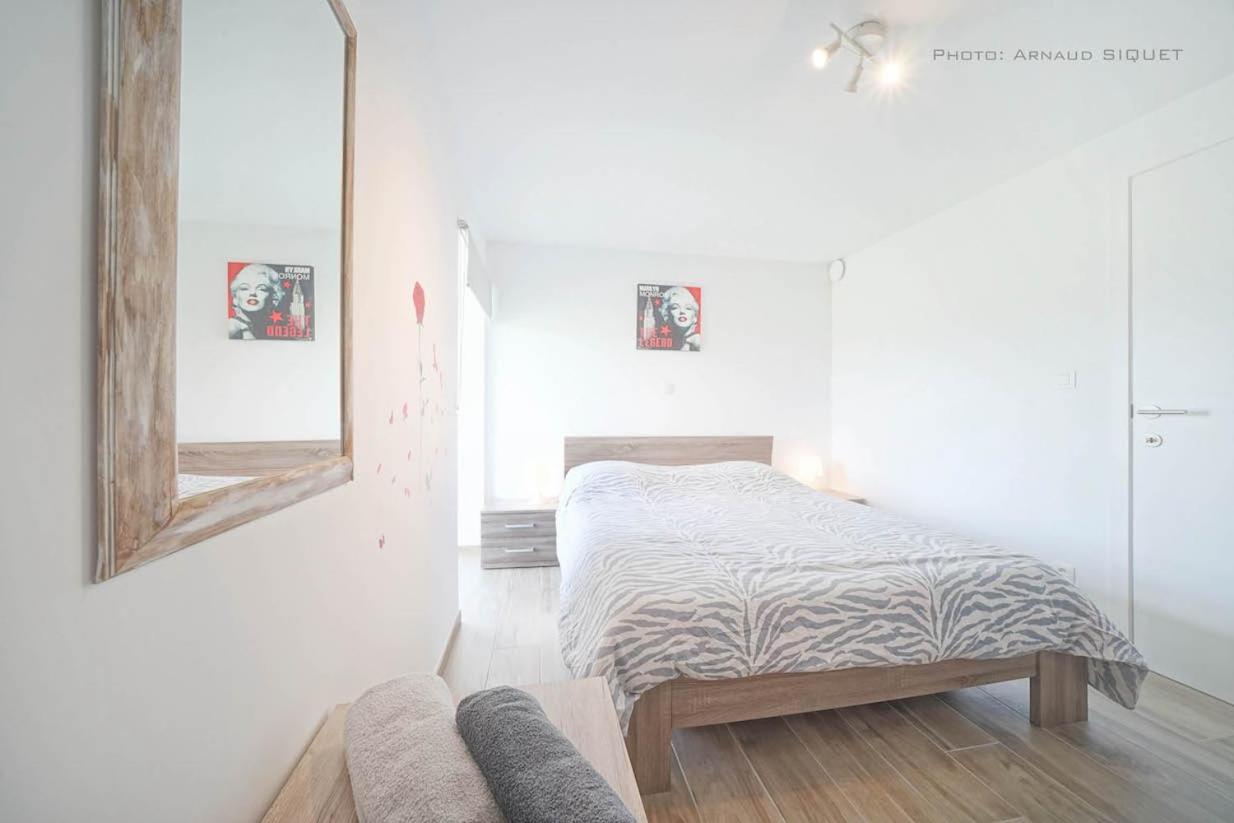 Three-Bedroom House - Photo 3