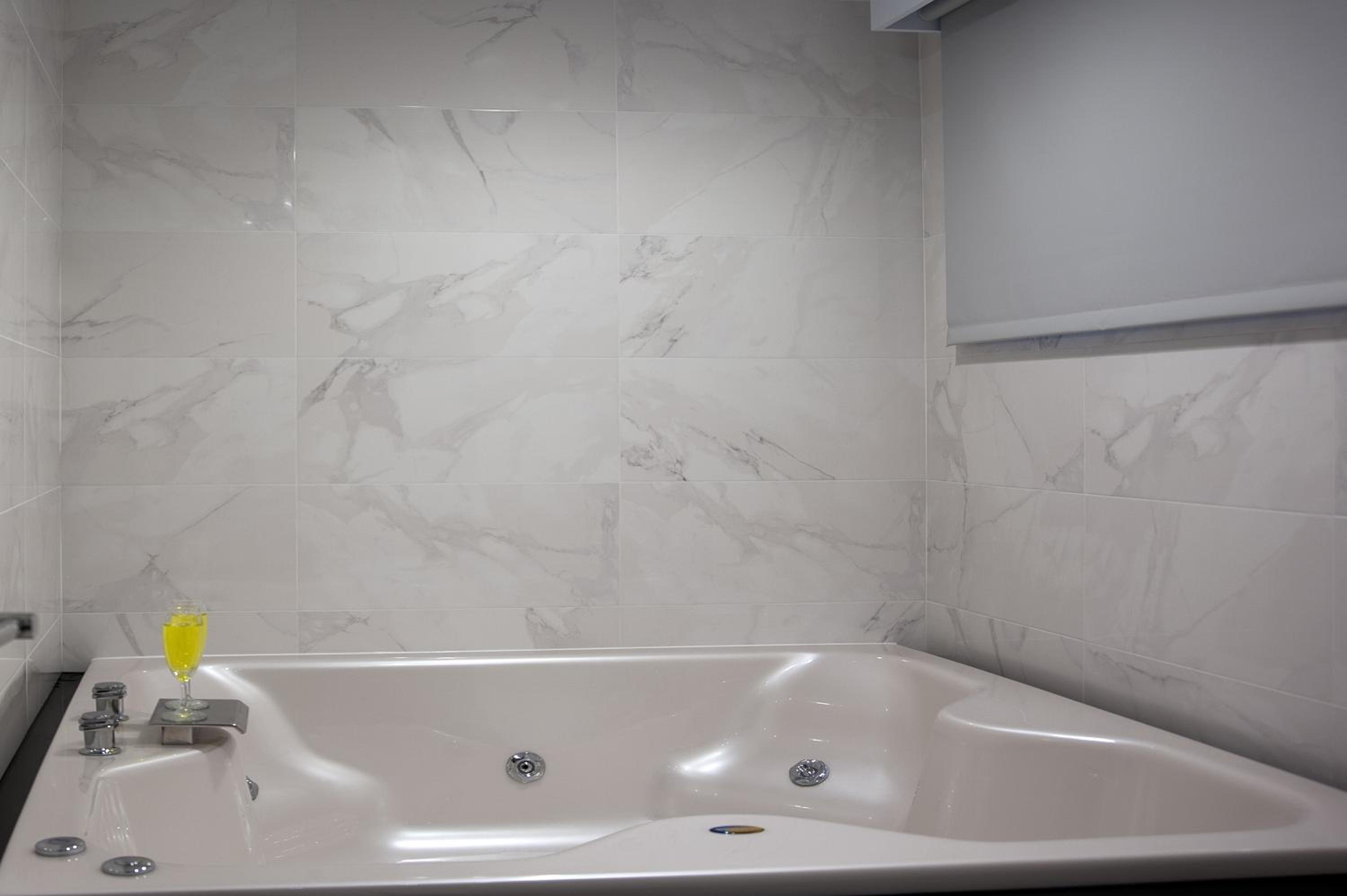 Suite with Spa Bath