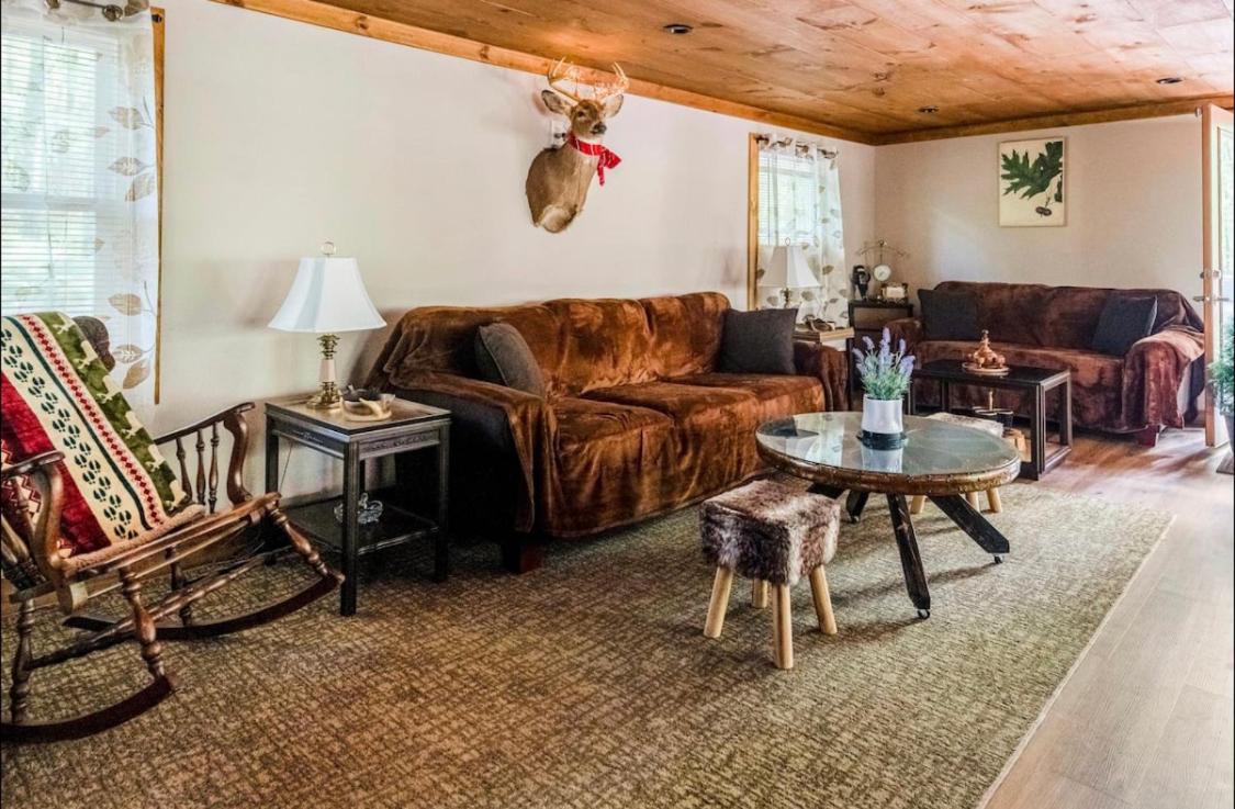 Two-Bedroom House - Photo 1