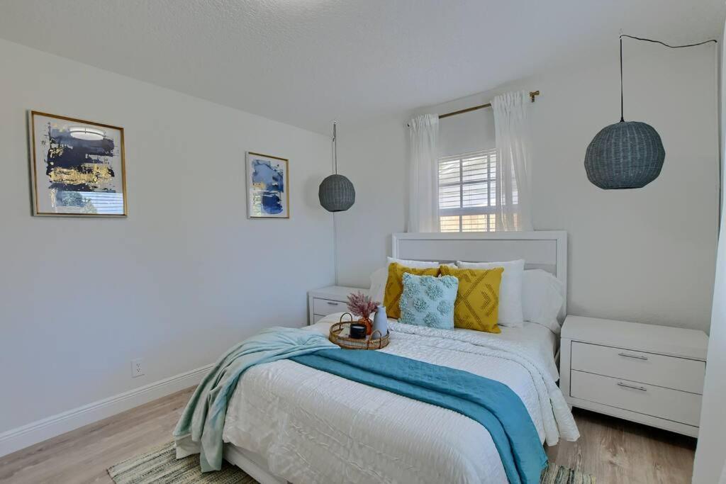 Three-Bedroom House photo 1