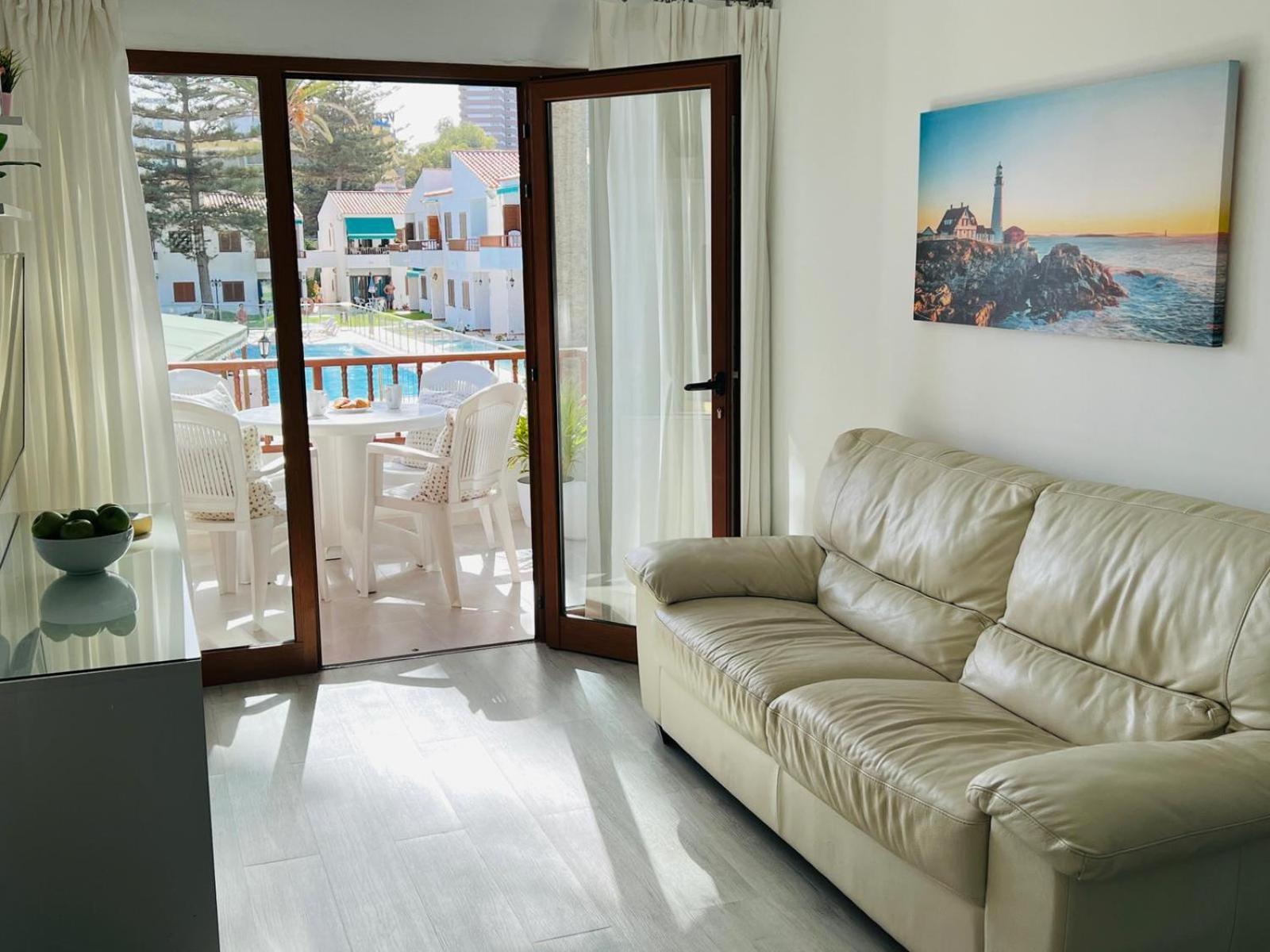 Apartamento con Balcón