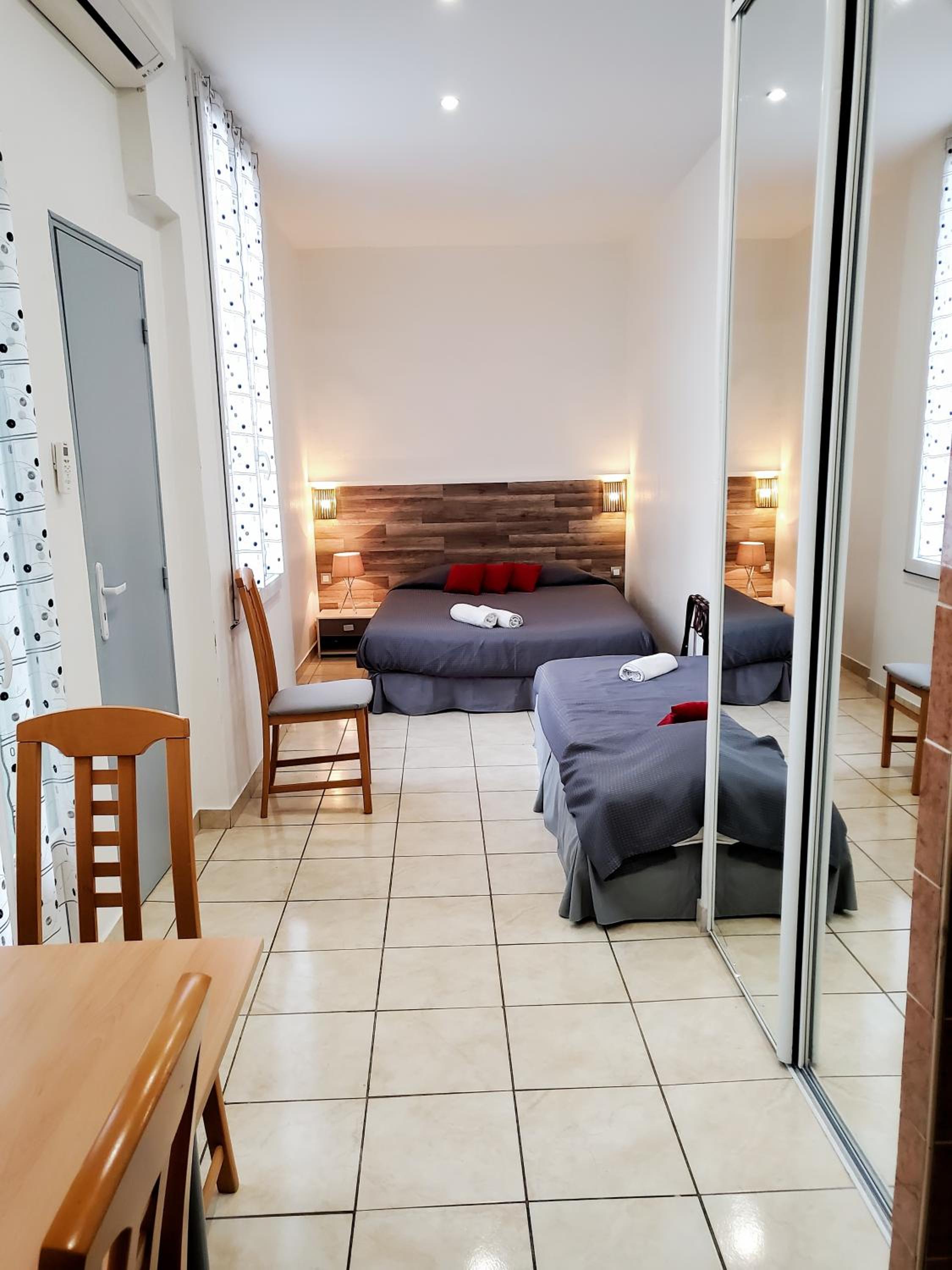 One-Bedroom Apartment