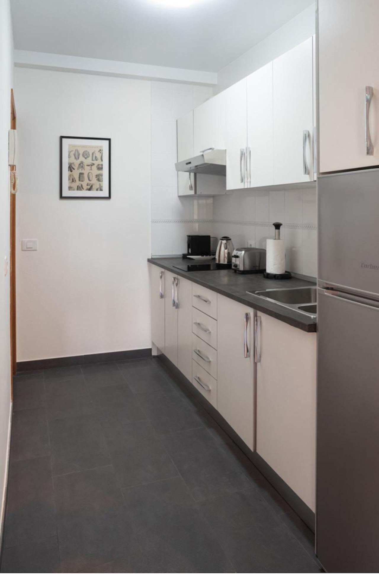 Two-Bedroom Premium Apartment with Terrace photo 3