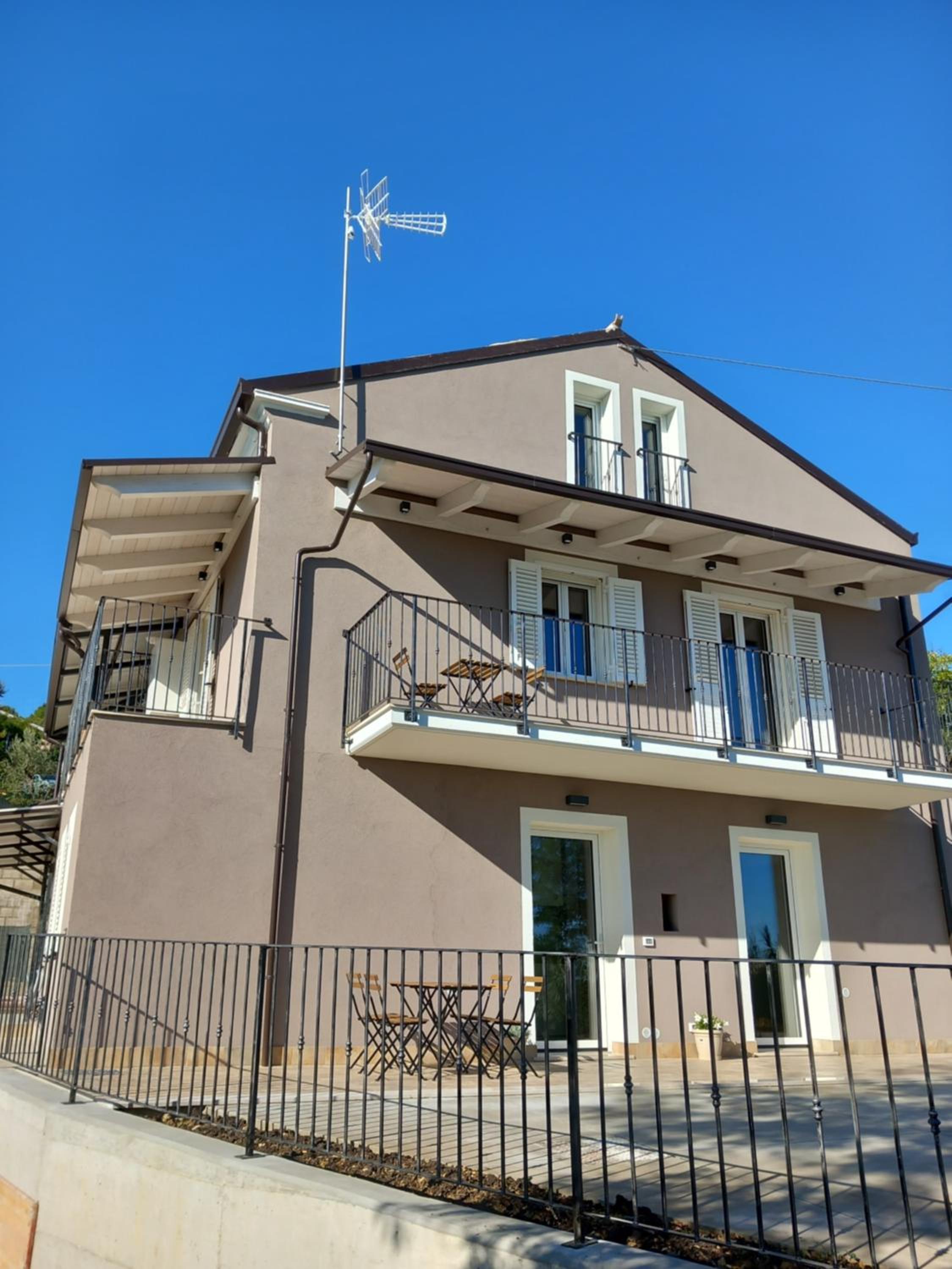 Two-Bedroom House photo 2