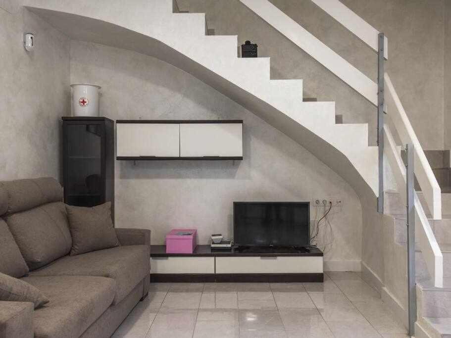 Two-Bedroom Apartment - Photo 17