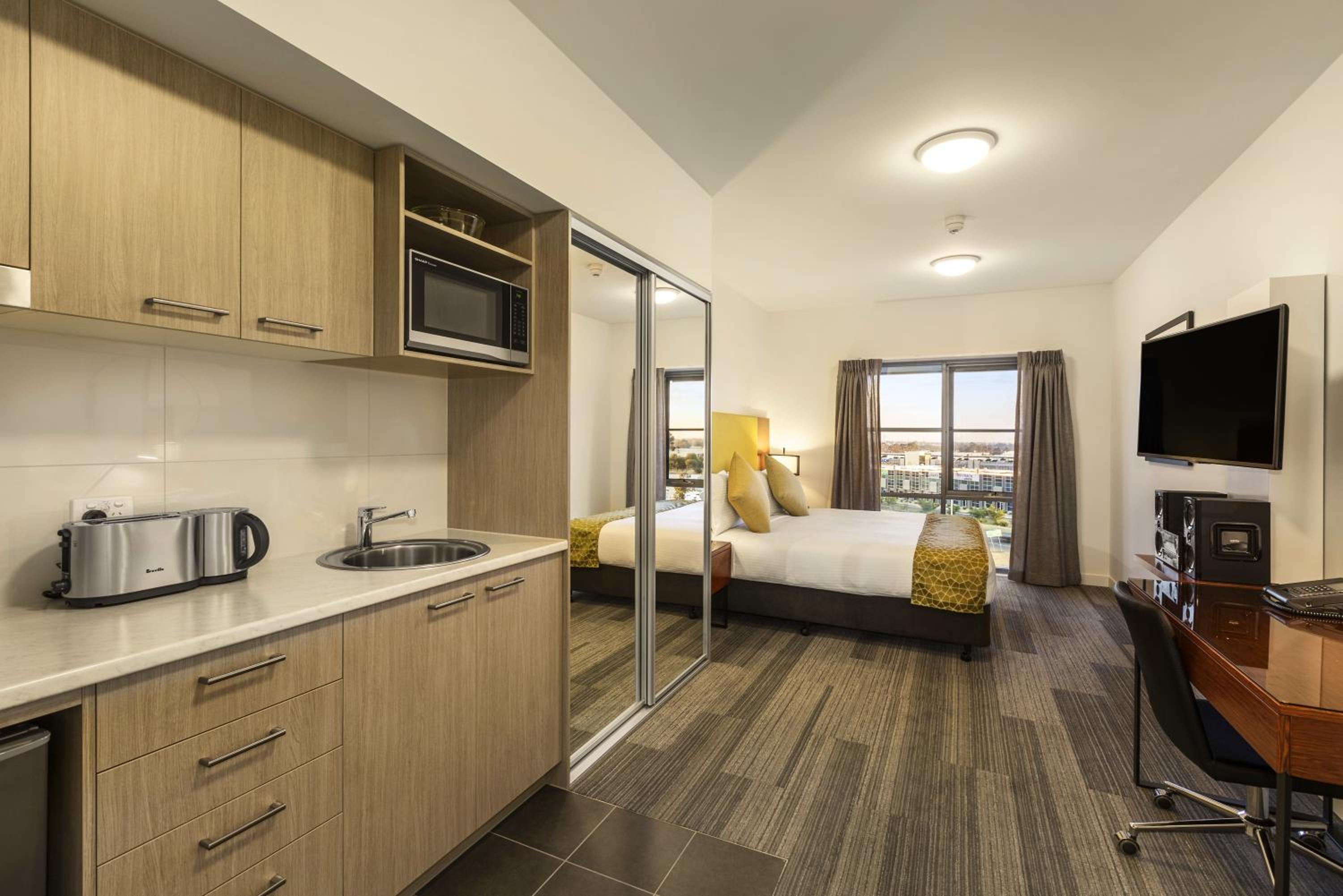 Executive Studio Apartment thumbnail 5