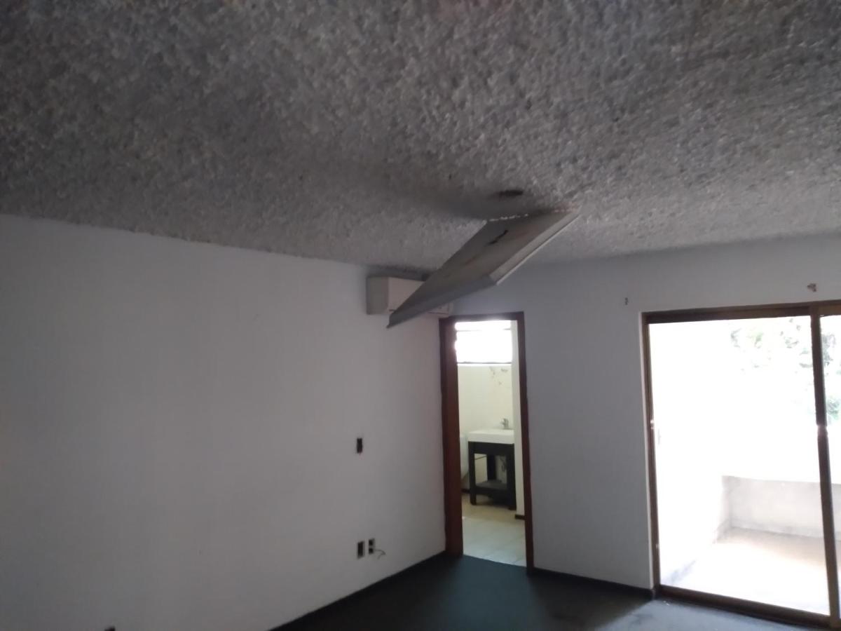 One-Bedroom Apartment - Photo 3