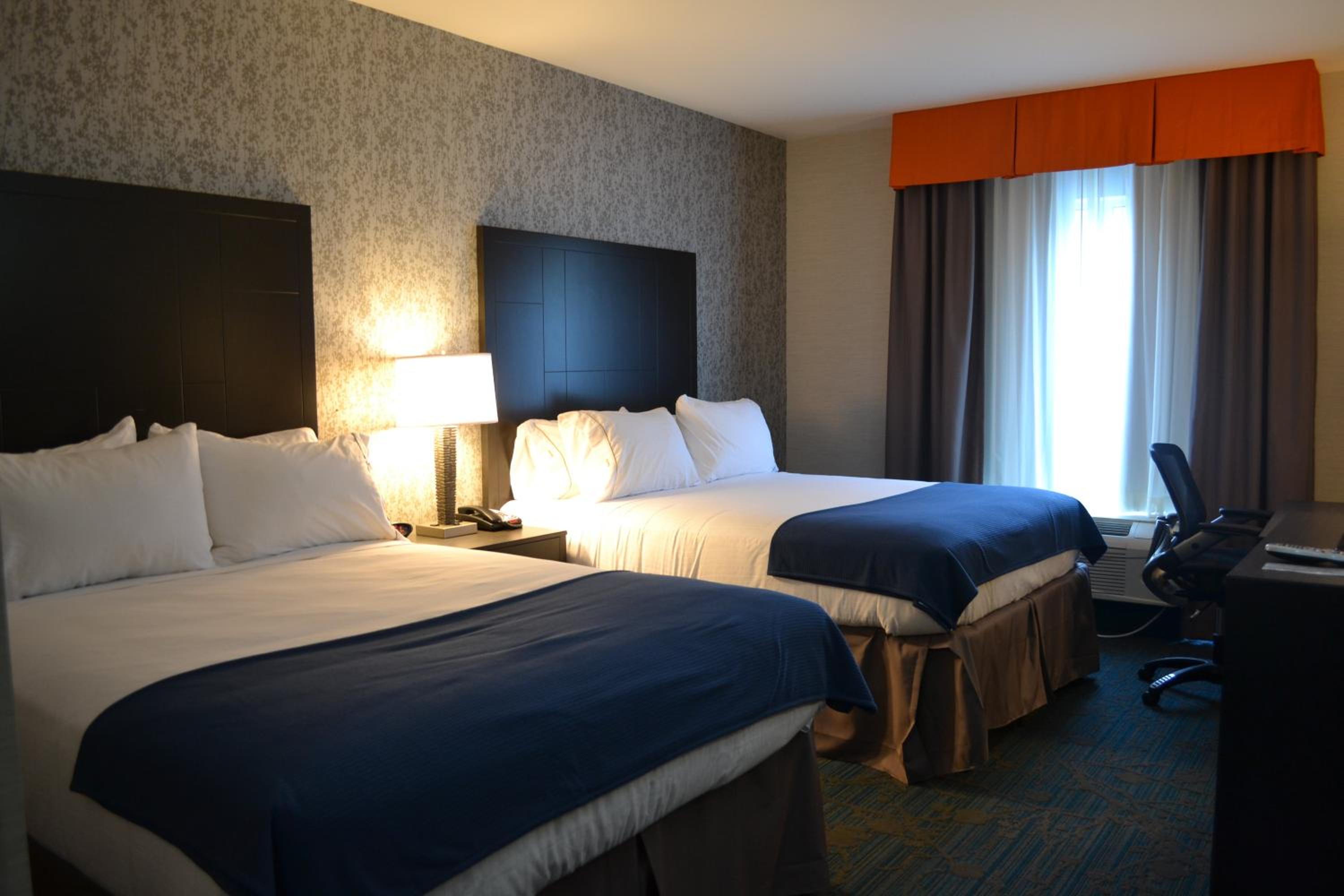 Standard Room with Two Queen Beds