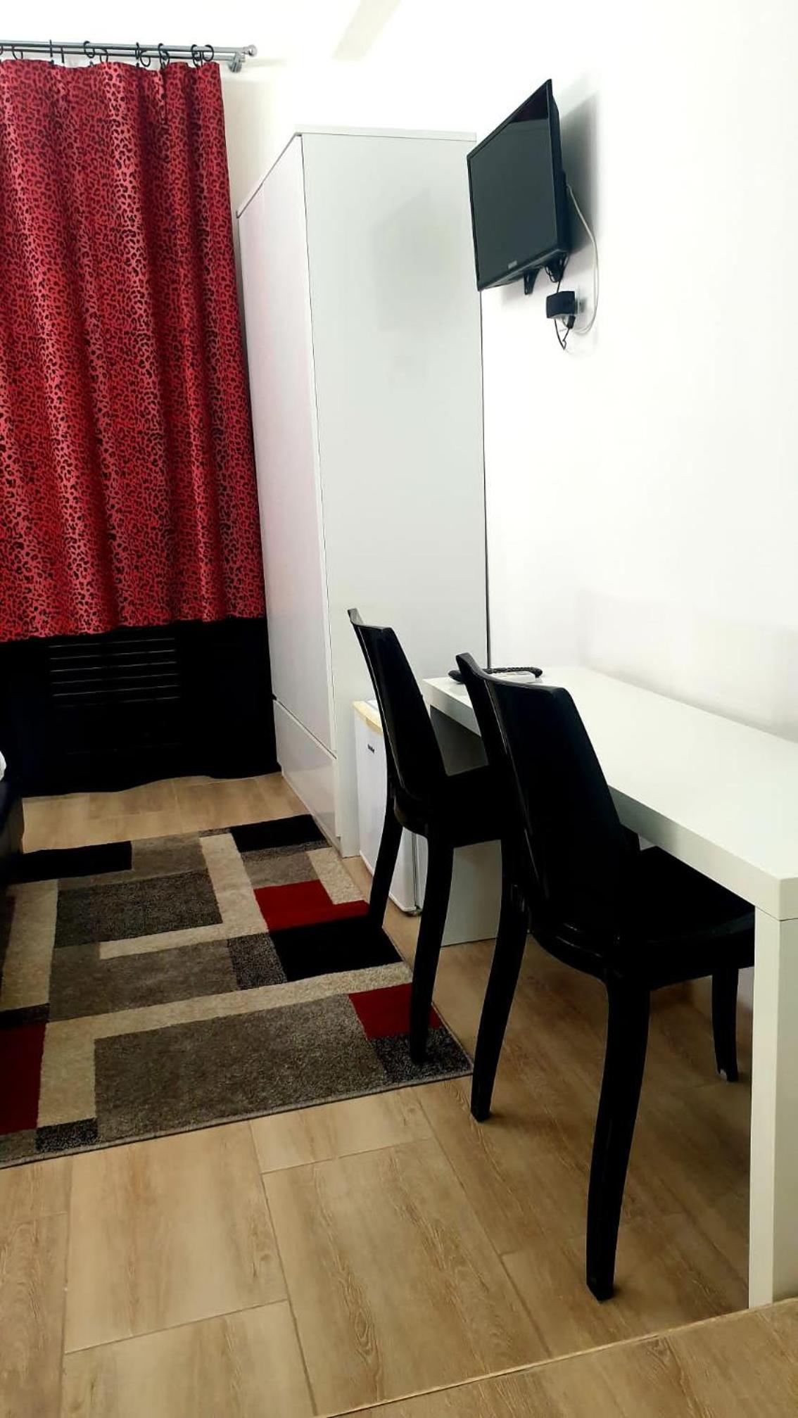 Deluxe Double Room with Balcony photo 3