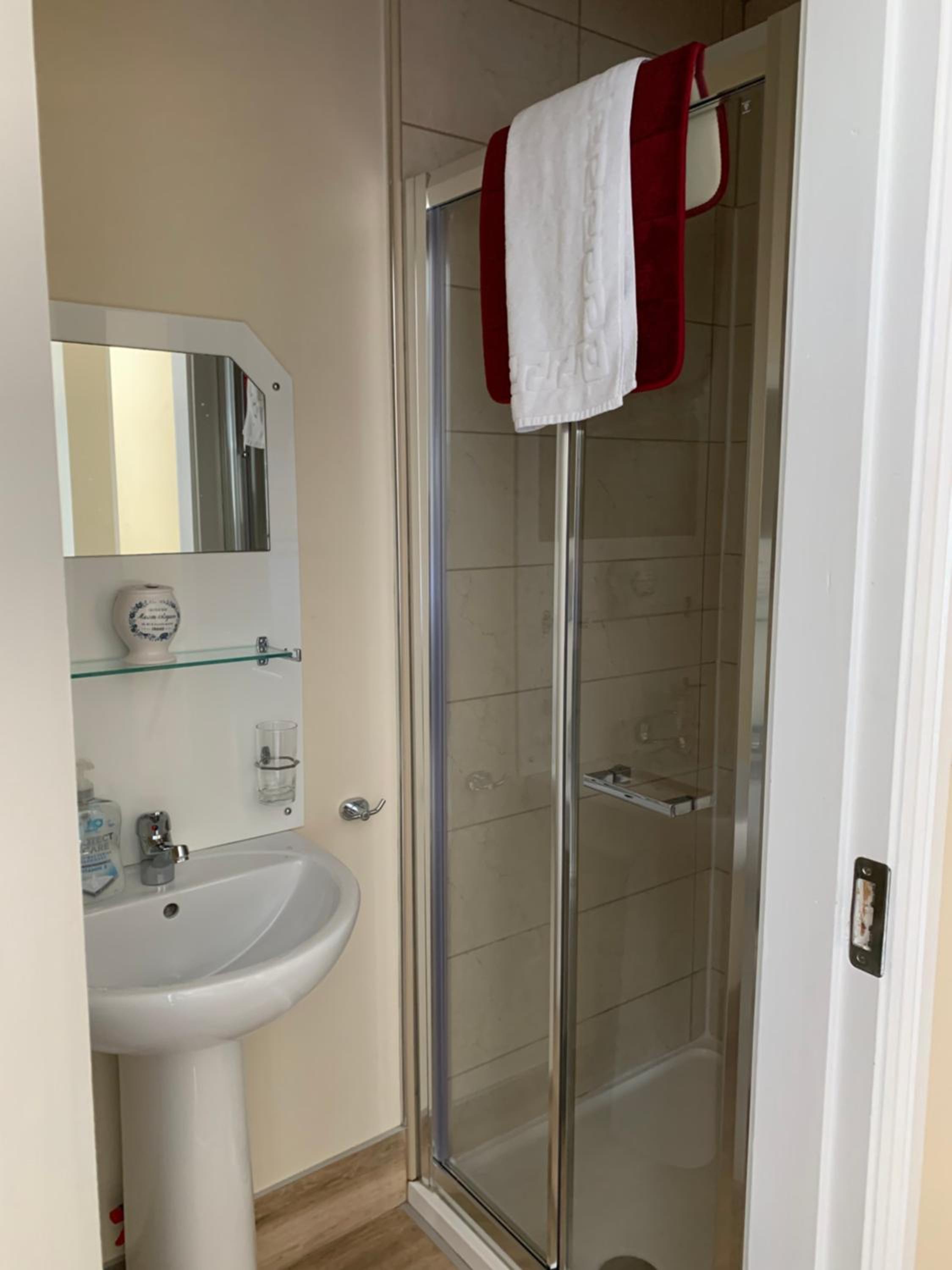 Deluxe Double Room with Sea View - Photo 5