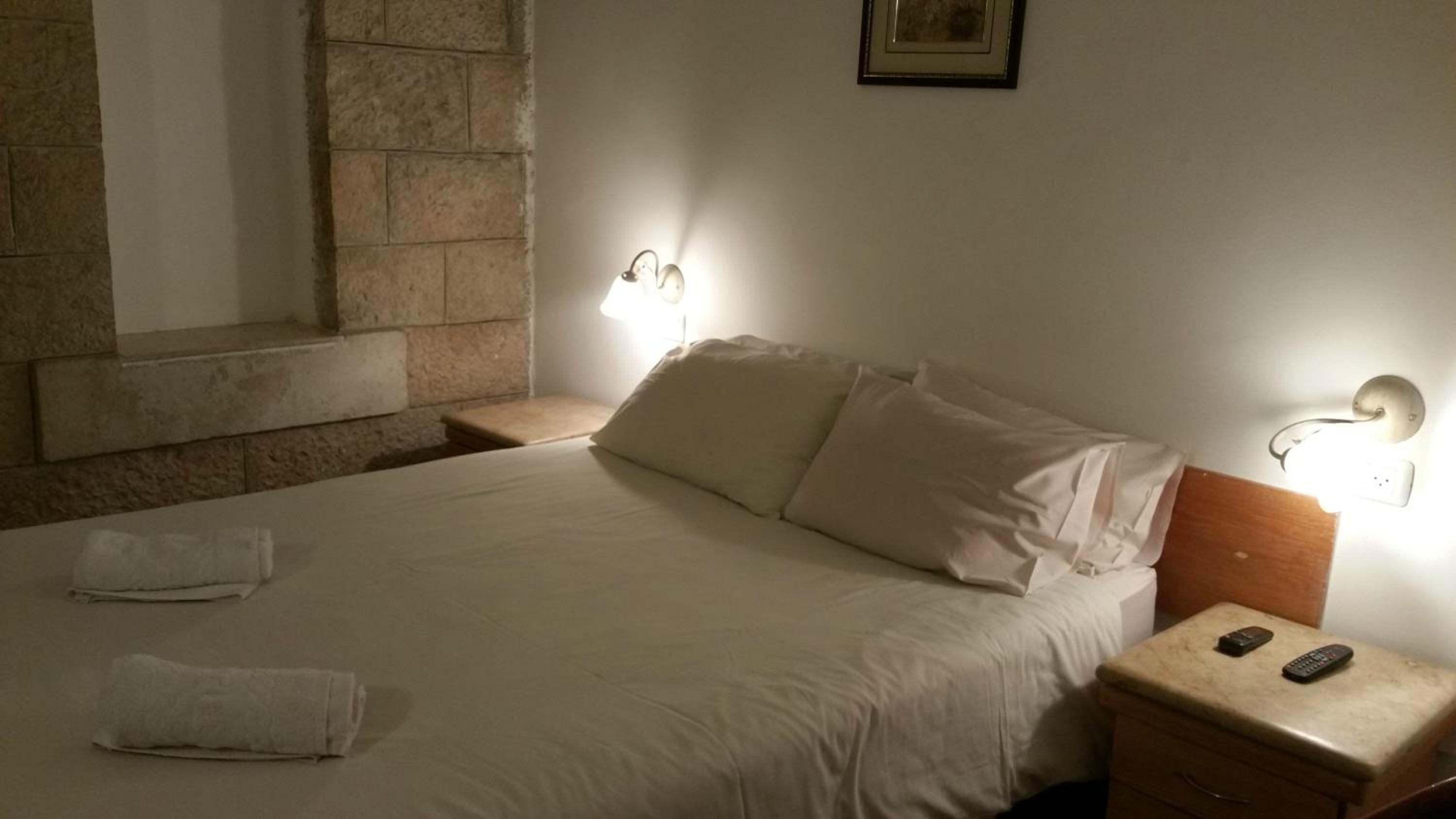 Standard Double Room - Photo 7