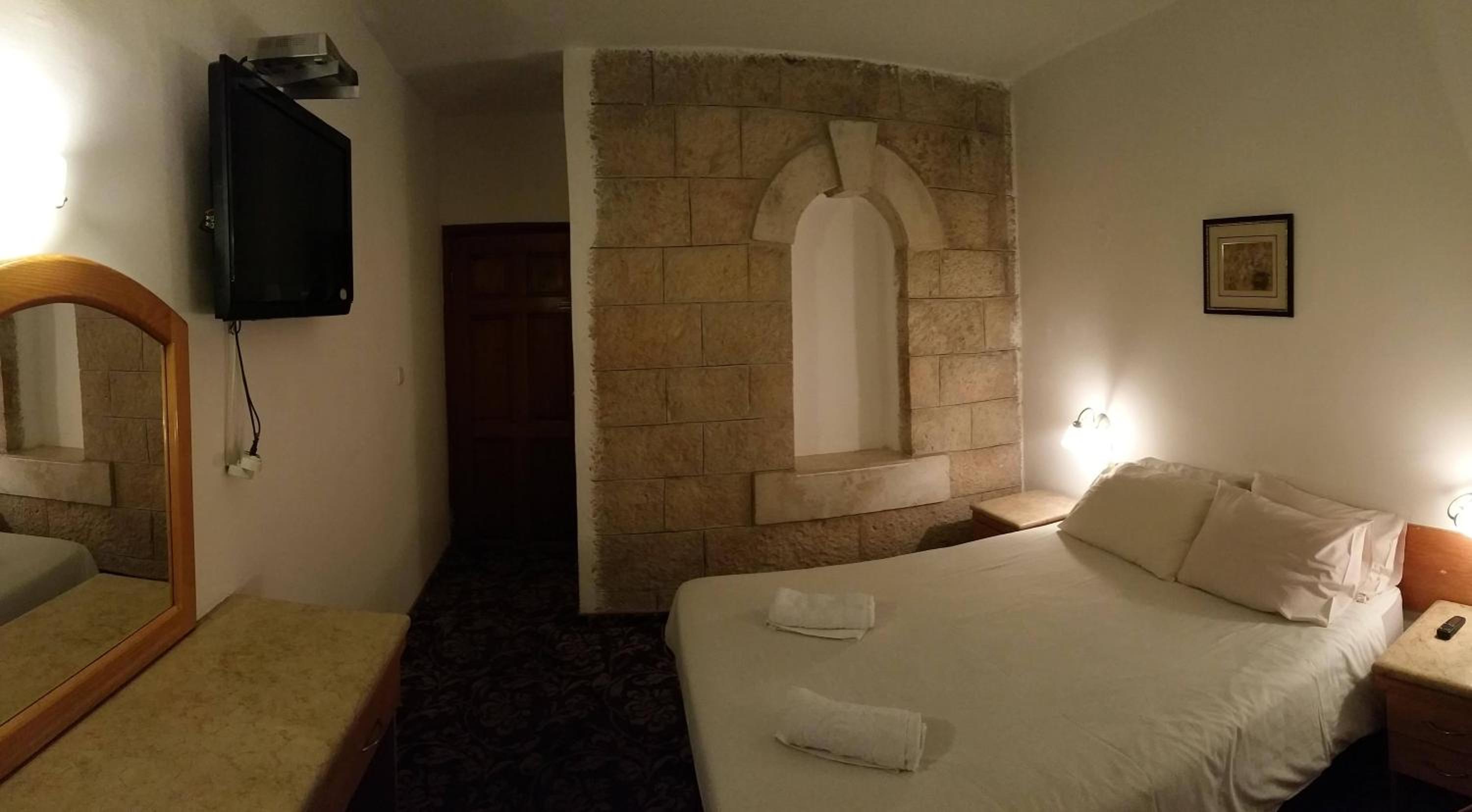 Standard Double Room - Photo 19