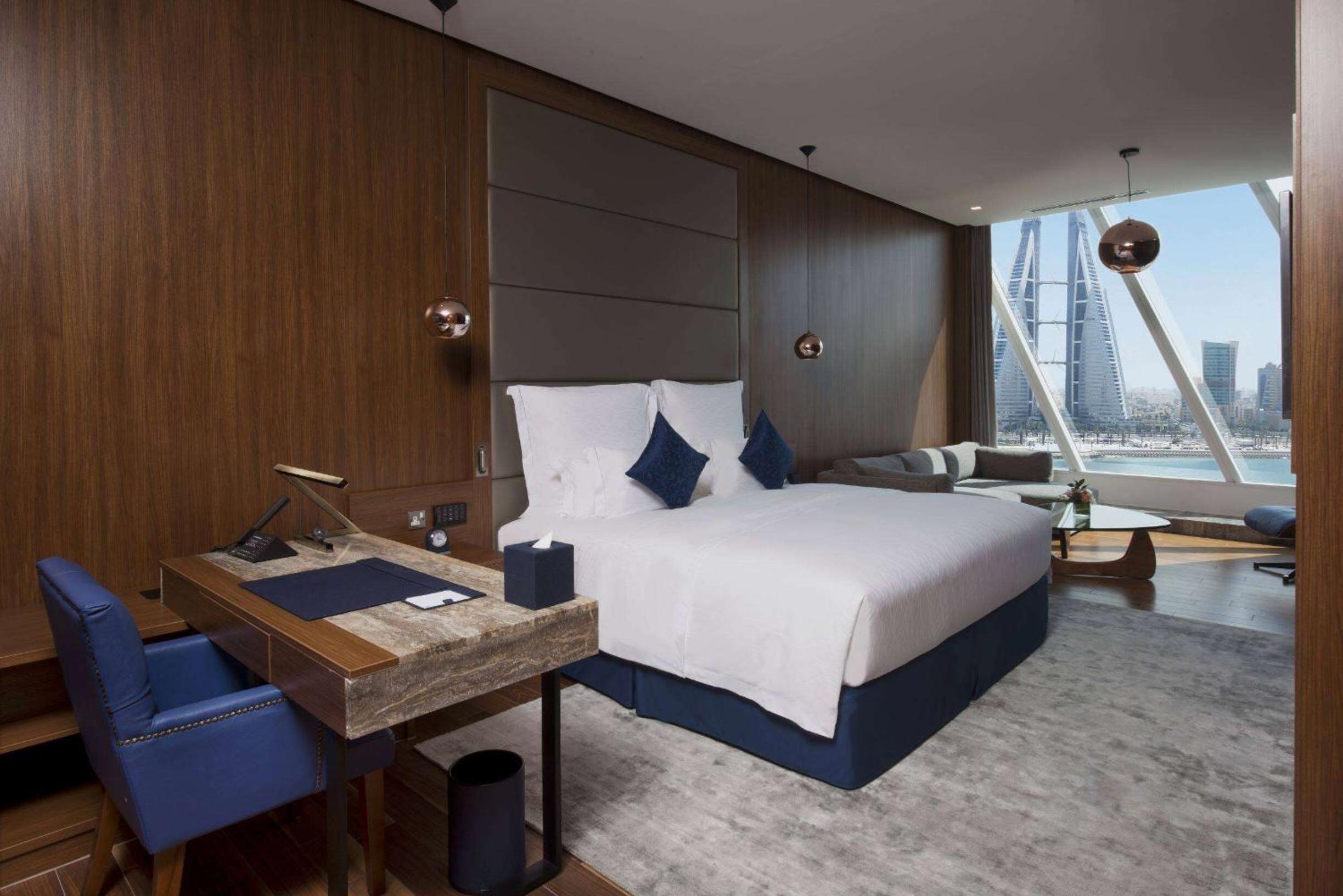 Deluxe King Room - Non-Smoking
