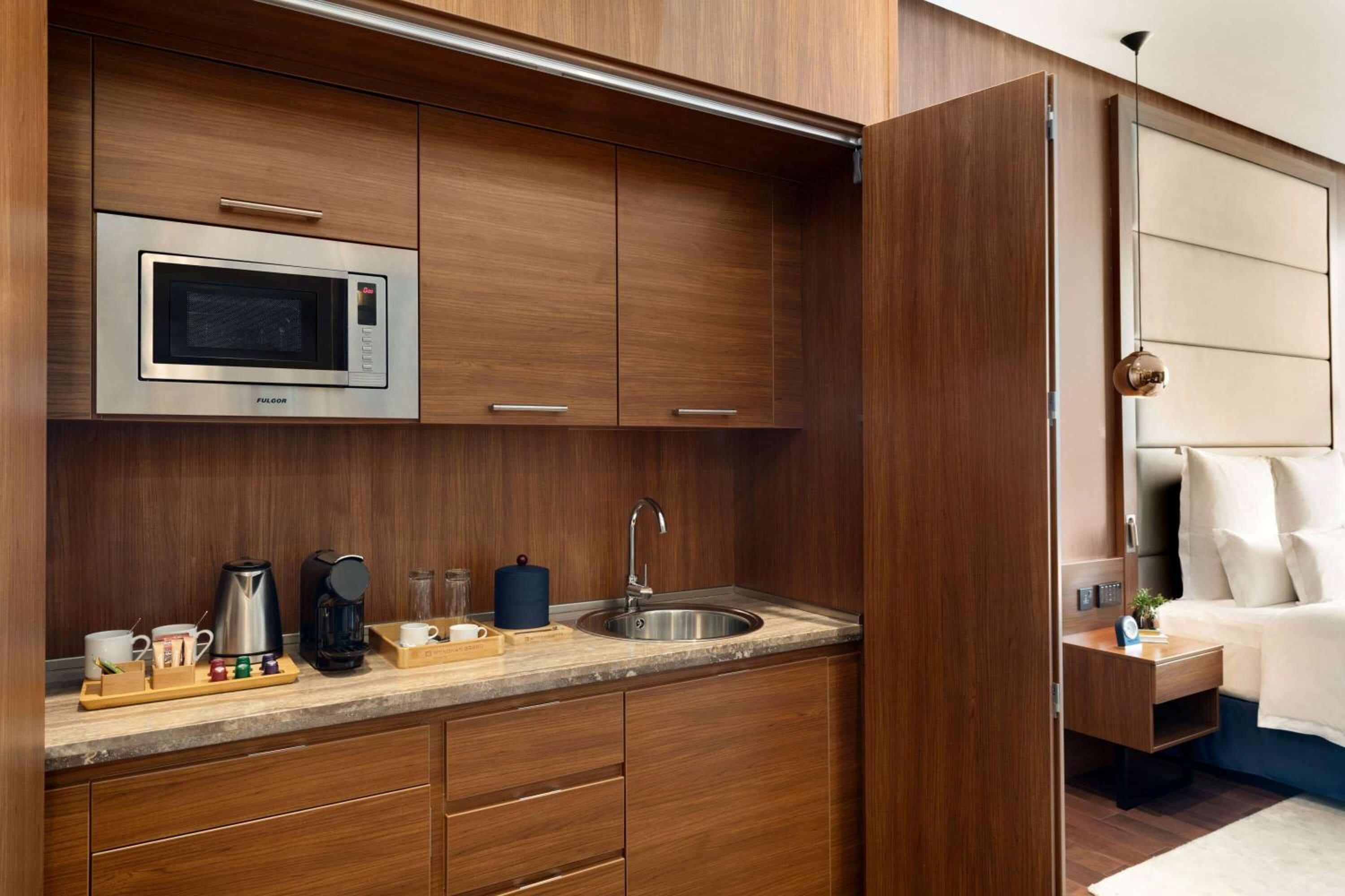 Junior Suite with Two Twin Beds - Non-Smoking