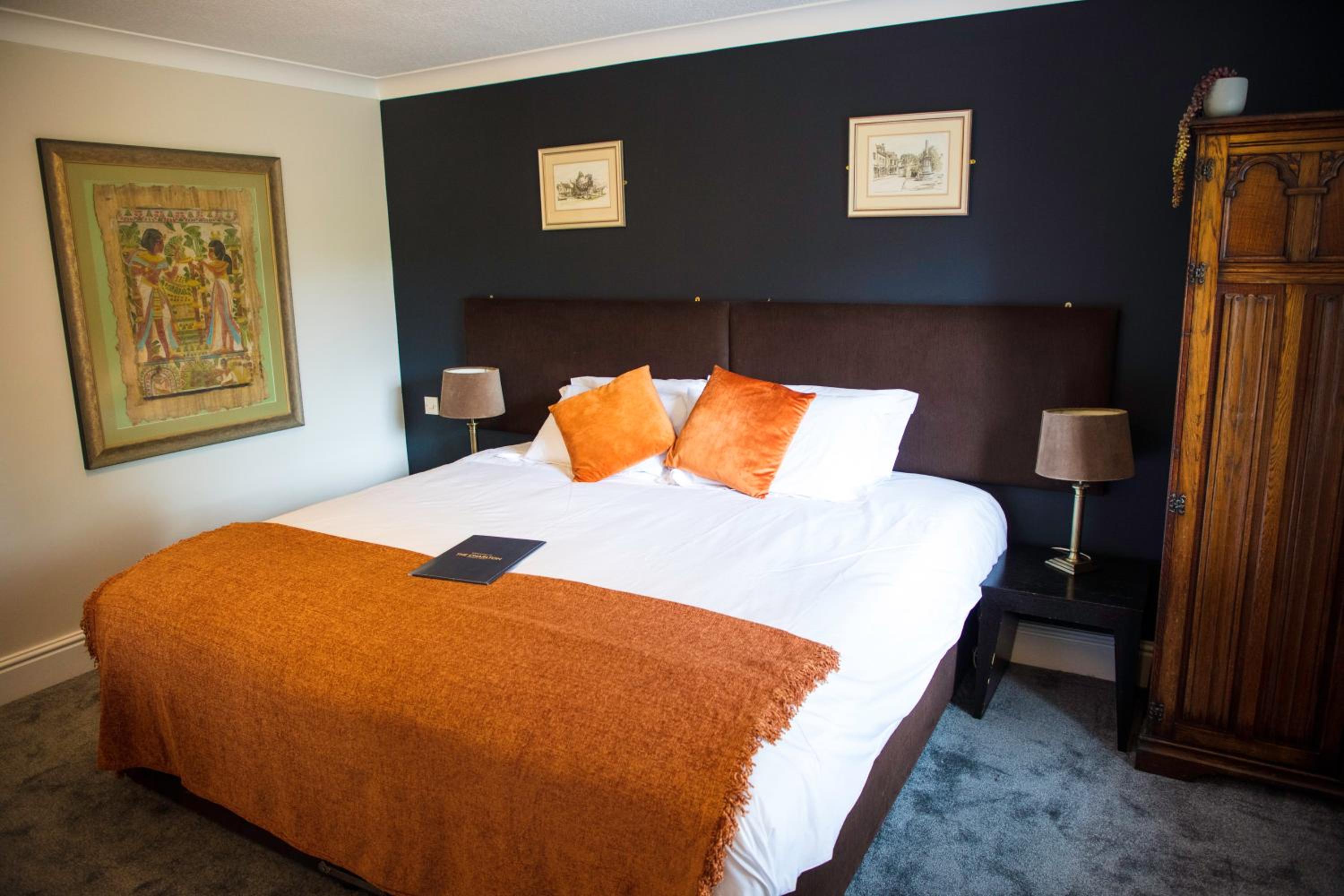 Deluxe King Room - Photo 5