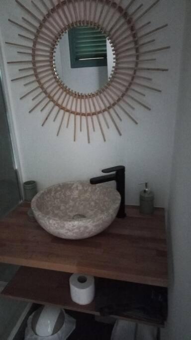 One-Bedroom Apartment - Photo 2