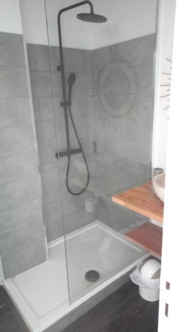 One-Bedroom Apartment - Photo 4